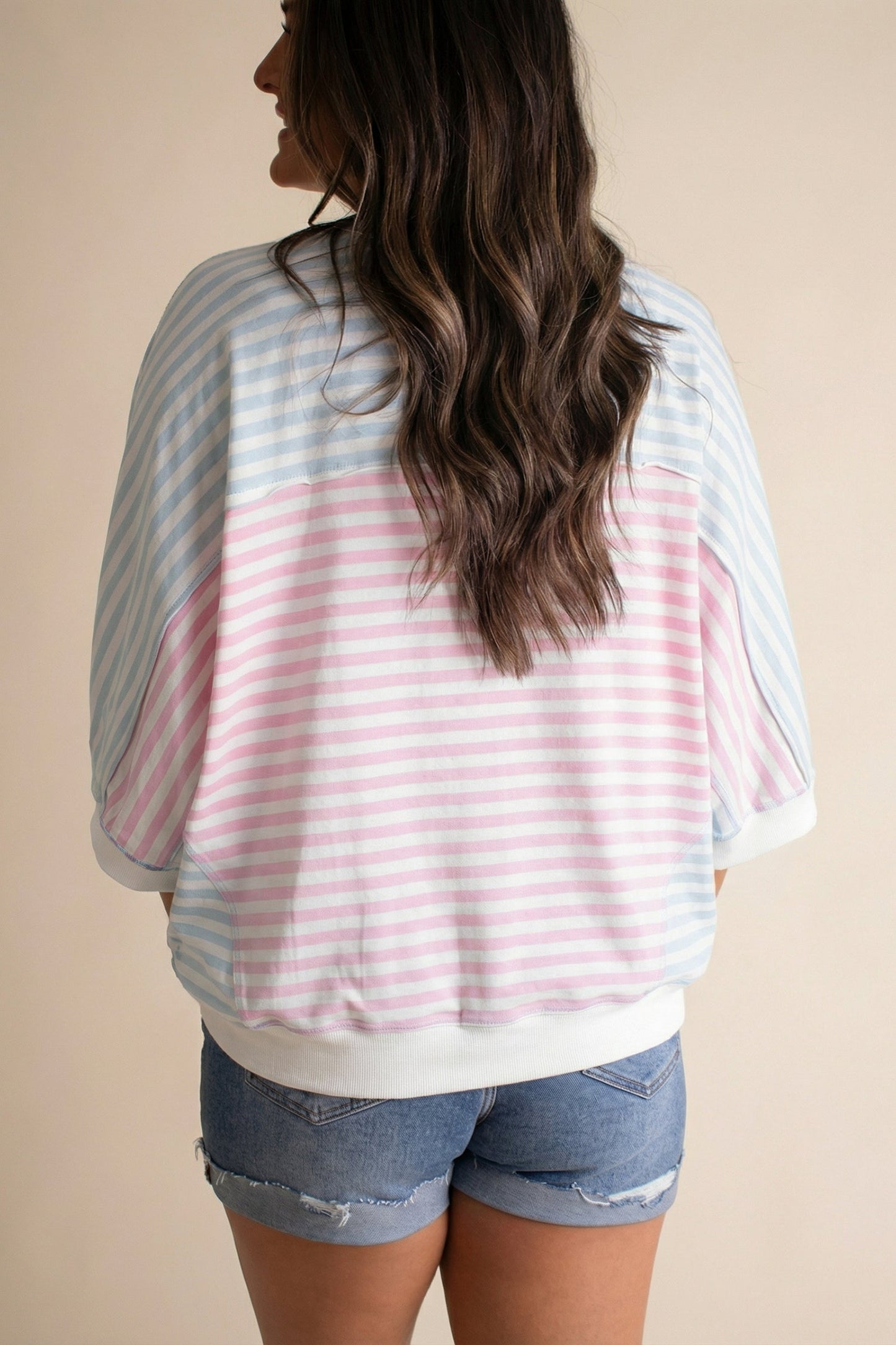 Camiseta informal de rayas con manga dolman oversize y retales