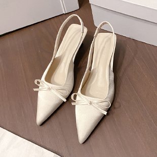 Minimalist Pointed-Toe Slingback Sandals
