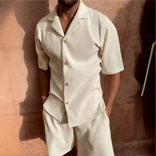 Conjunto de camiseta y shorts de pana casual con cuello polo para hombre de color liso