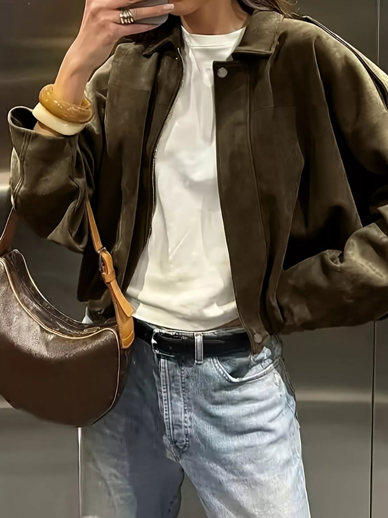 Chaqueta bomber corta de gamuza tallas grandes. Ver la tabla de tallas en "más detalles".