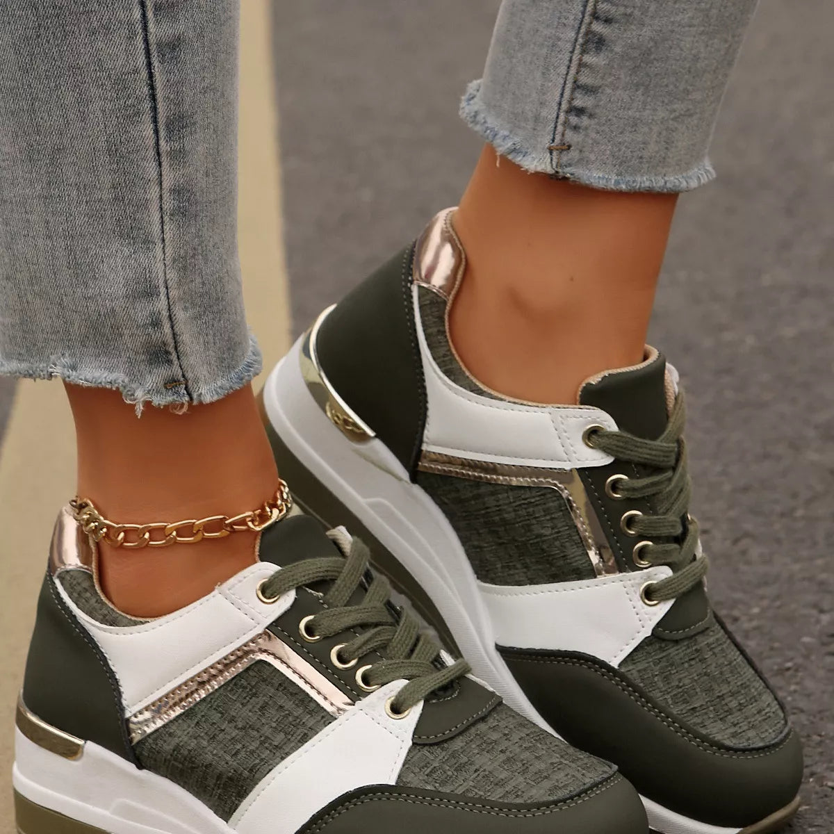 Round Toe Lace Up Sneakers