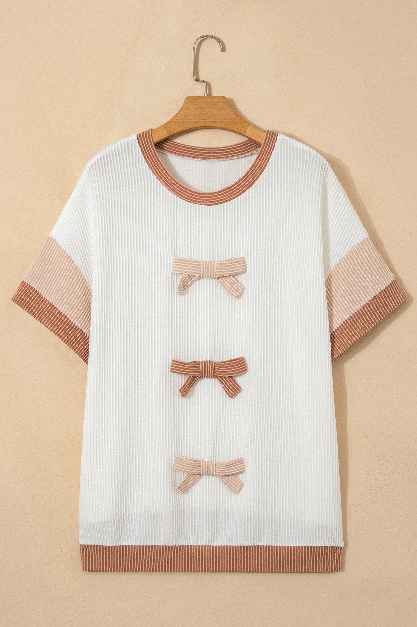 Top acanalado de talla grande con aplique de lazo albaricoque