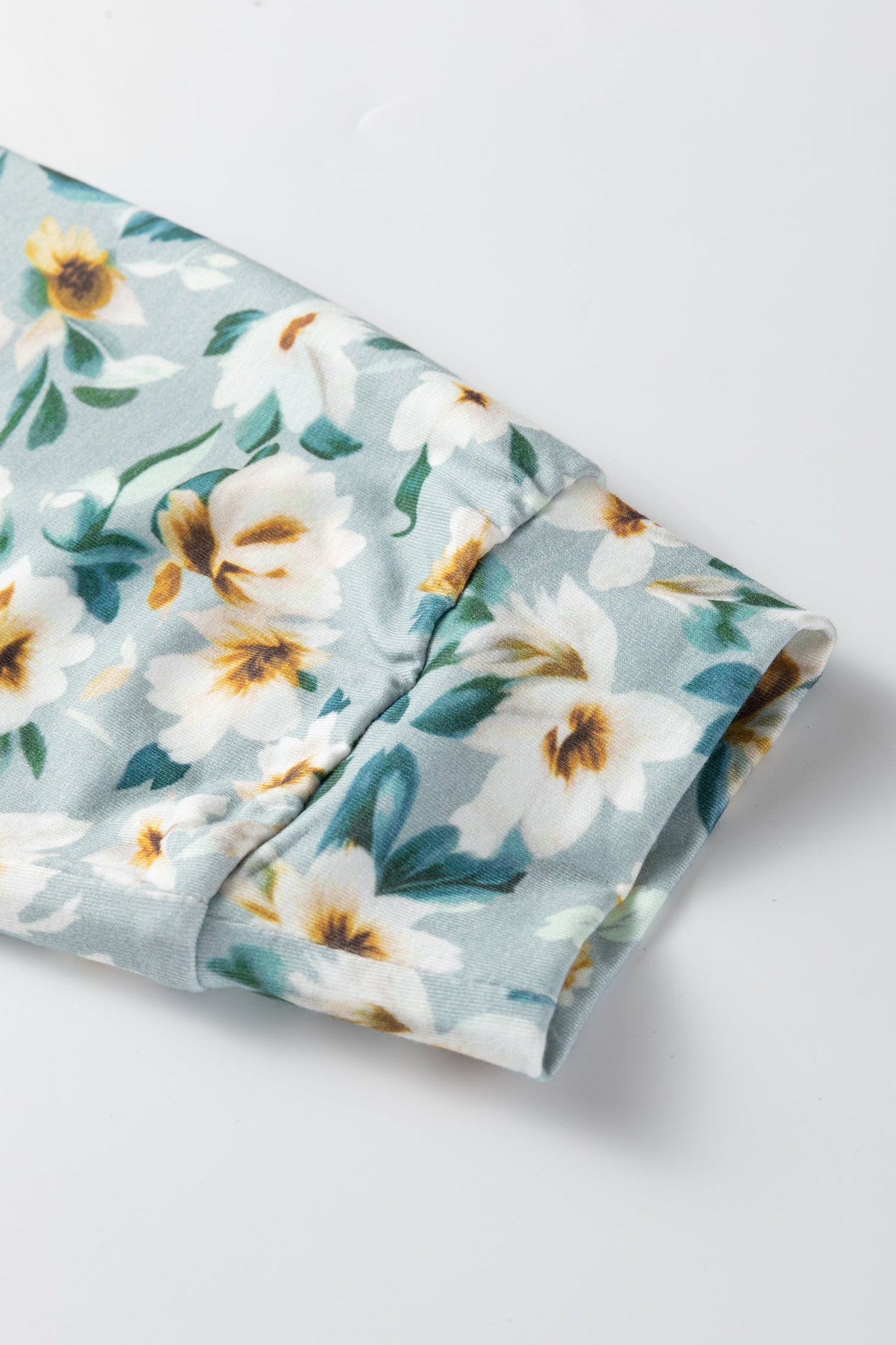 Camisa de manga larga con diseño floral acanalado en contraste y retazos Parchment Twist