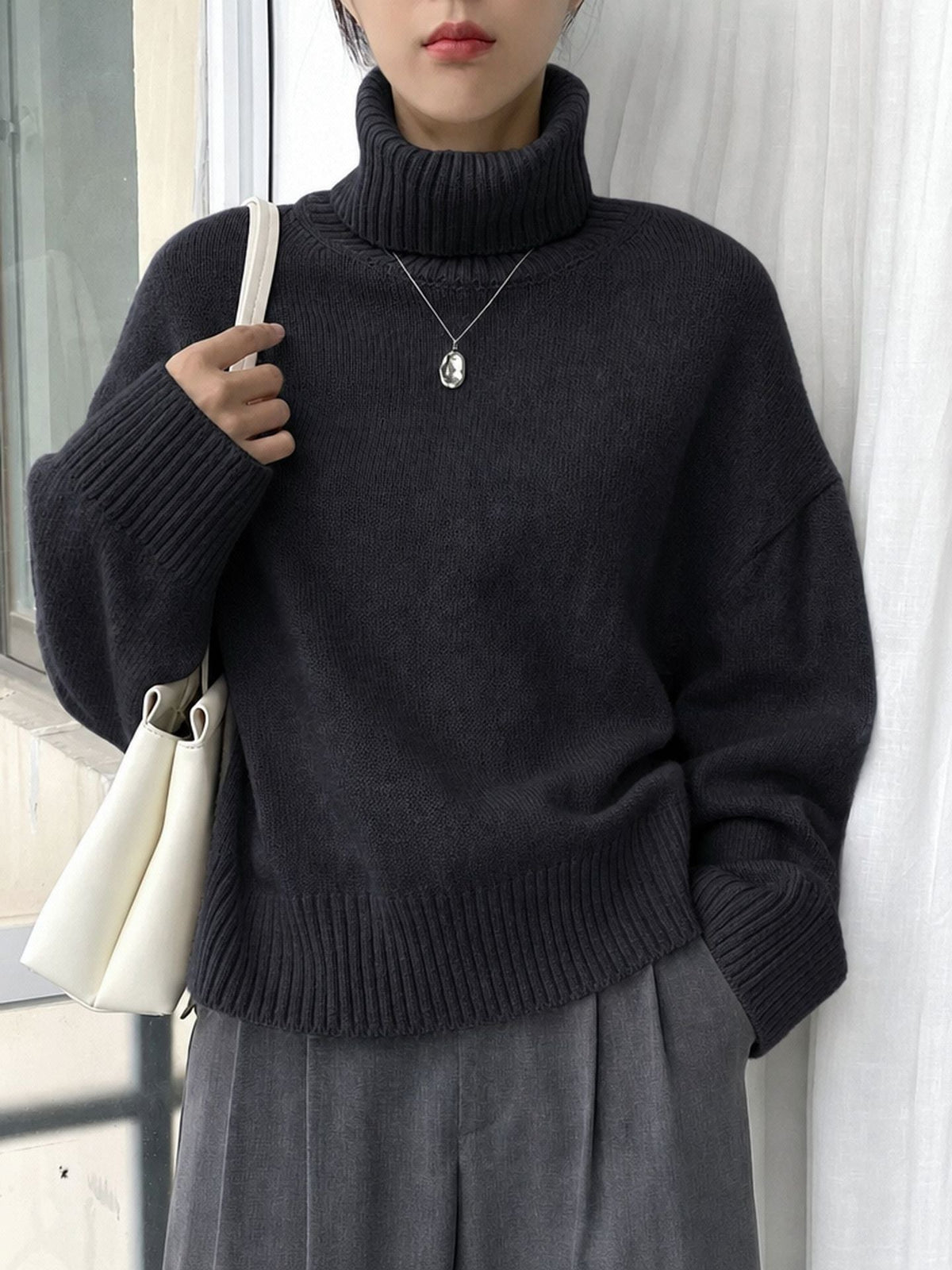 Women's Turtleneck Pullover Knit Sweater - Long Sleeve Warm Casual Solid Color Top for Fall Winter