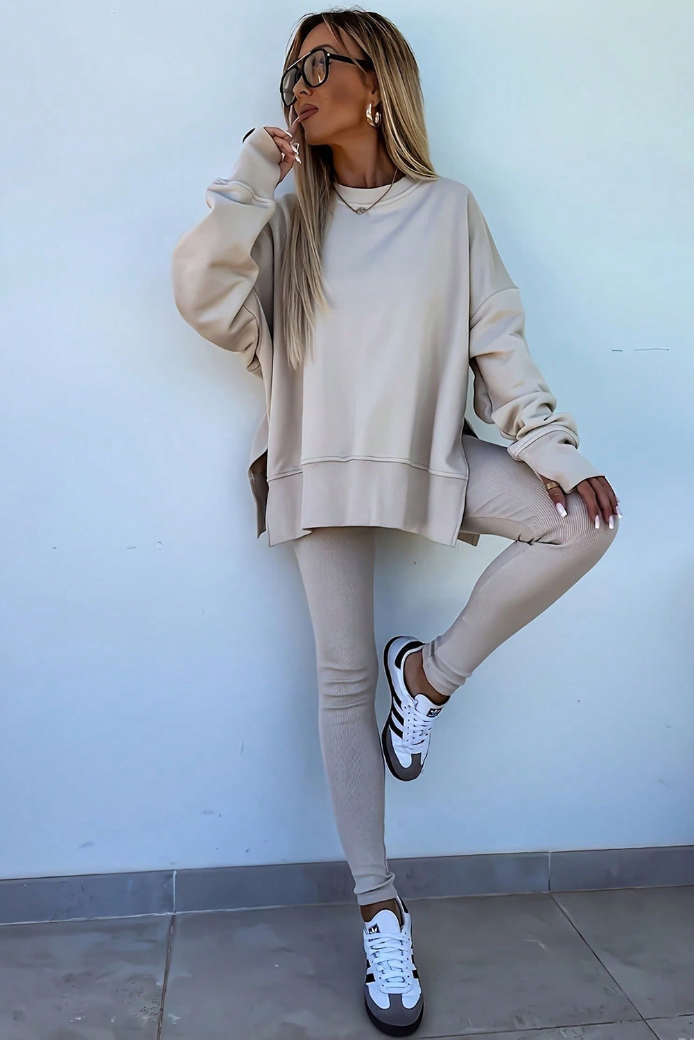 Conjunto de sudadera extragrande con abertura de color liso Jet Stream y leggings acanalados