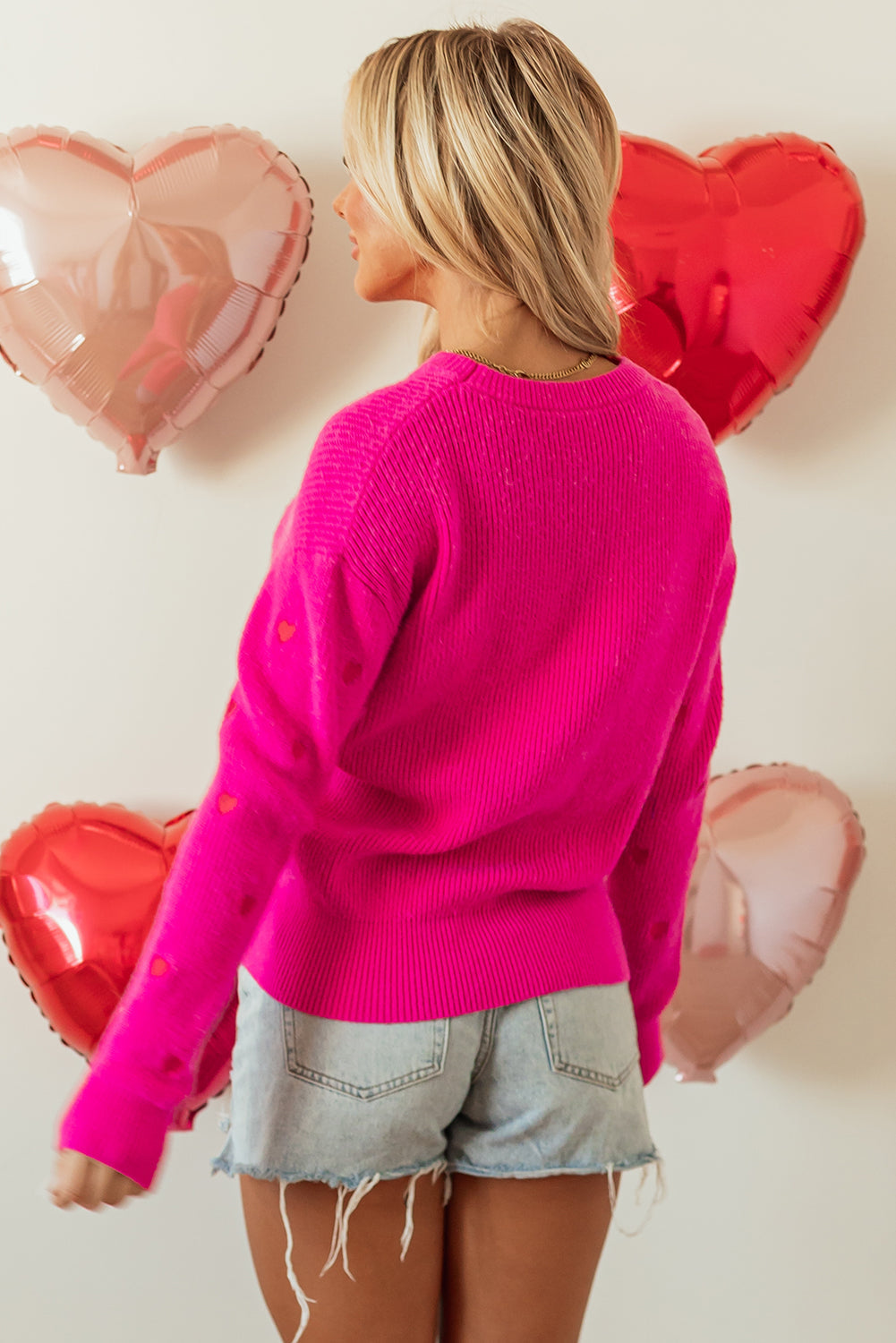 Suéter Rosa de Punto de Hombro Caído y Cuello Redondo con Forma de Corazón