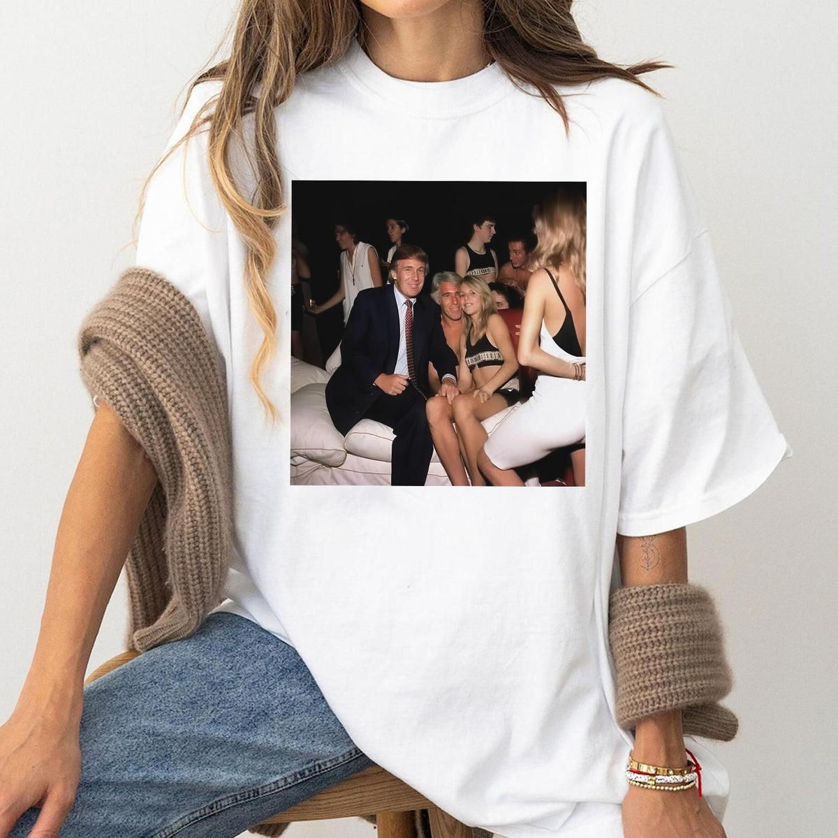 1977 Throwback Party Photo T-Shirt – Vintage-Style Political Pop Culture Meme Tee