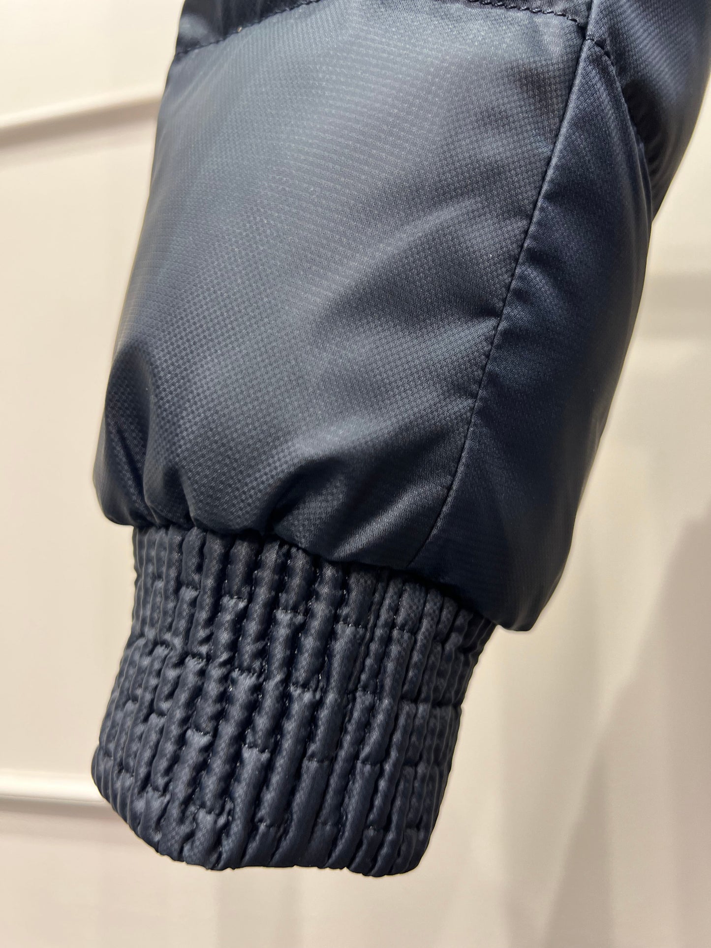 Chaqueta acolchada con aislamiento Sorona® y ribete de piel auténtica