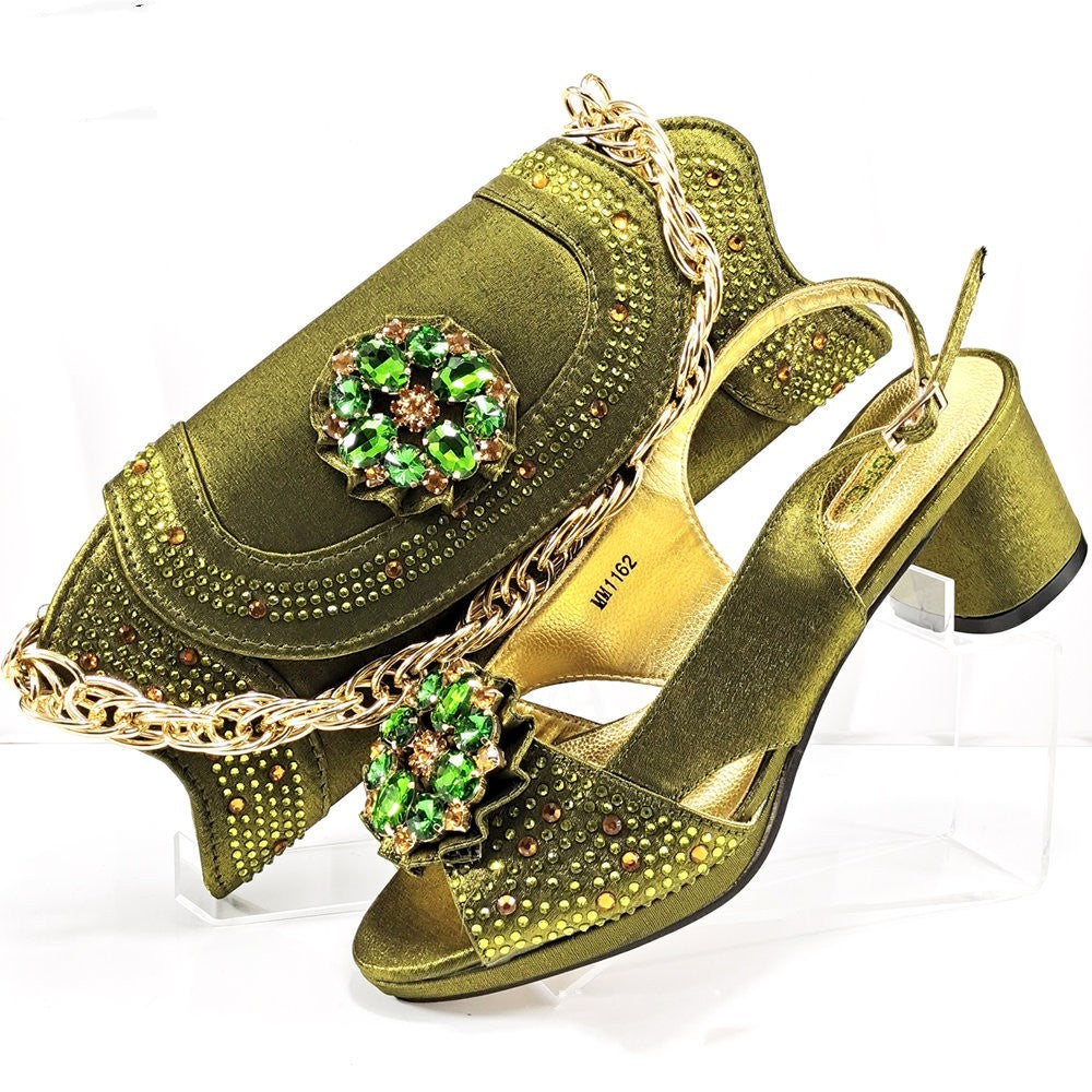 Fiesta de noche con zapatos de tacón de aguja con diamantes de imitación y bolso de mano. Consulta la tabla de tallas en "más detalles".