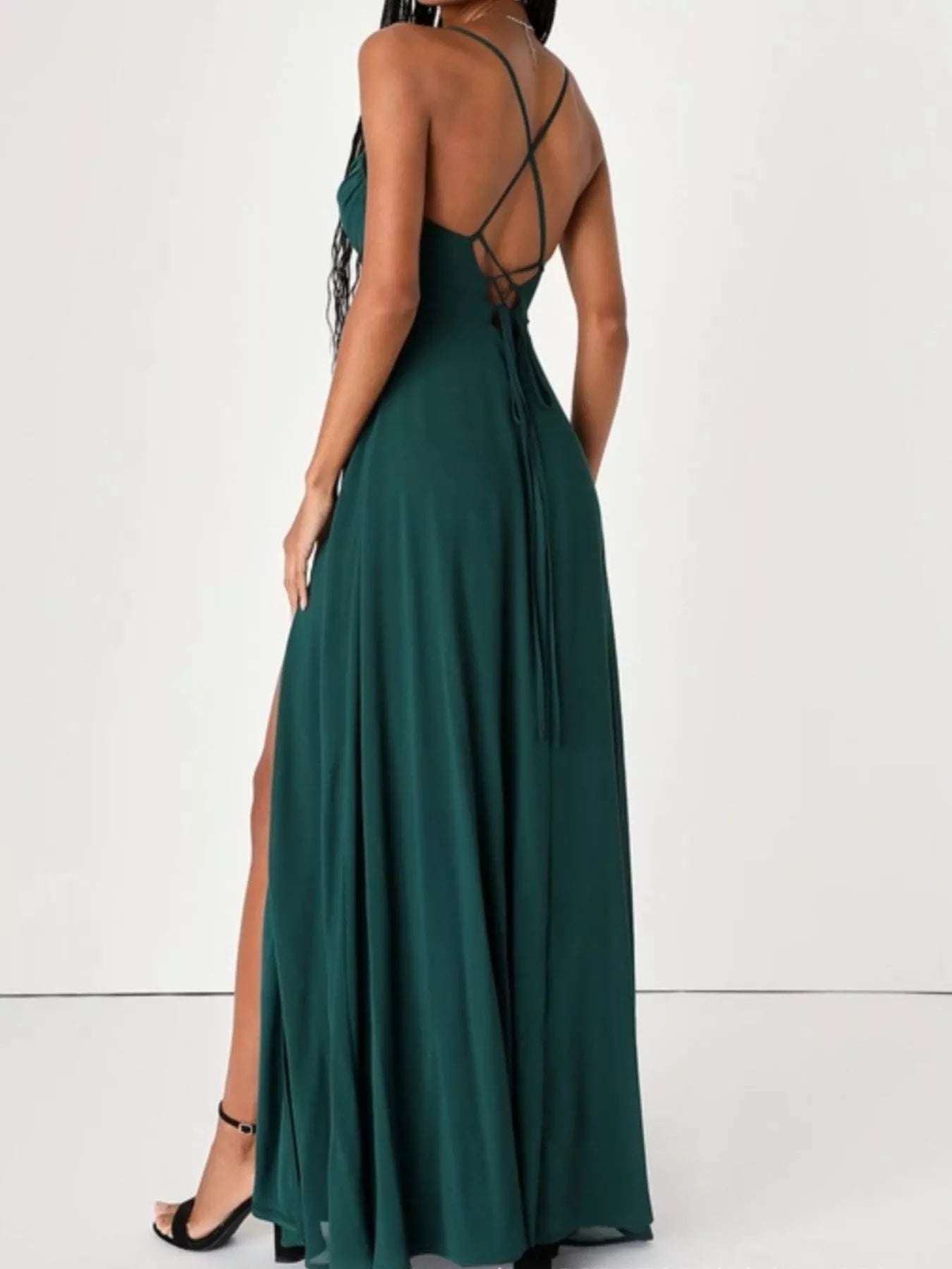 Vestido largo con abertura trasera y tiras cruzadas