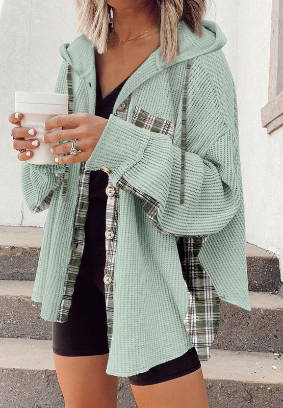 Chaqueta tipo camisa con capucha y cordón, patchwork de cuadros y tejido de gofre