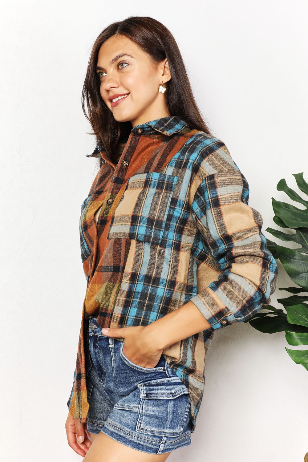 Chaqueta camisa de cuadros Double Take con bajo curvado y bolsillos en el pecho