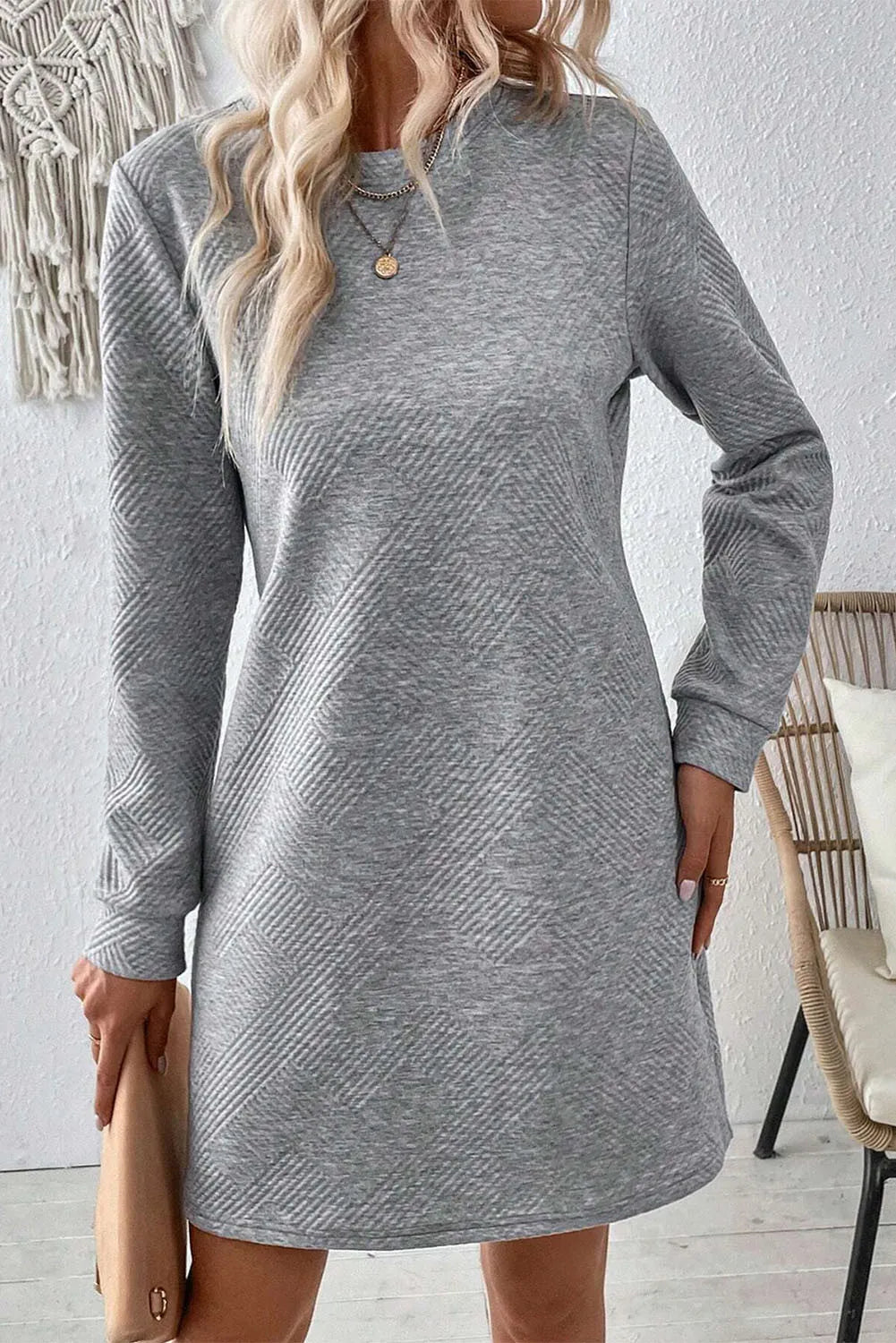 Minivestido de manga larga con cuello redondo y textura