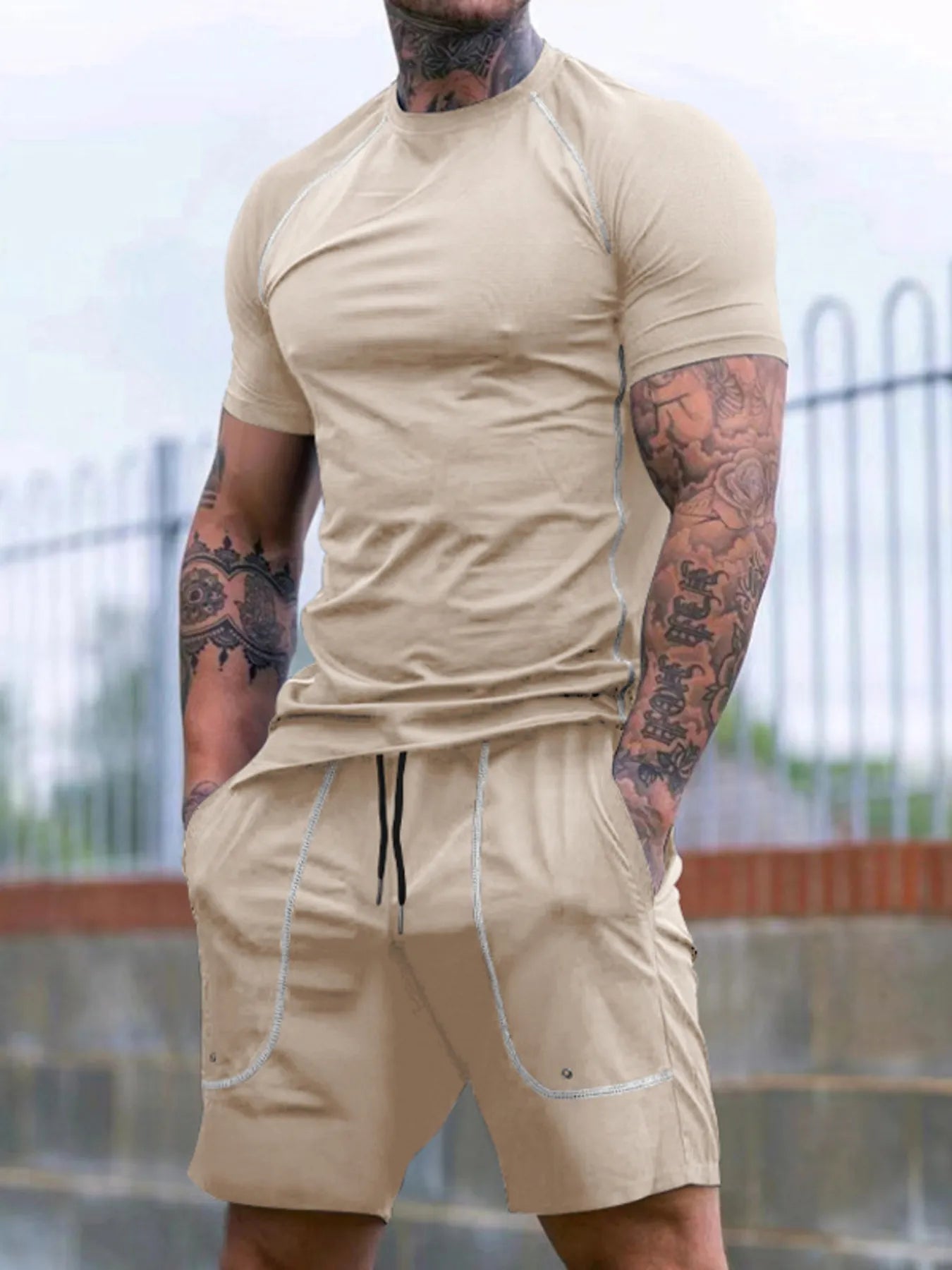 Conjunto Cómodo de 2 Piezas para Hombre: Camiseta con Bolsillo y Pantalones Cortos