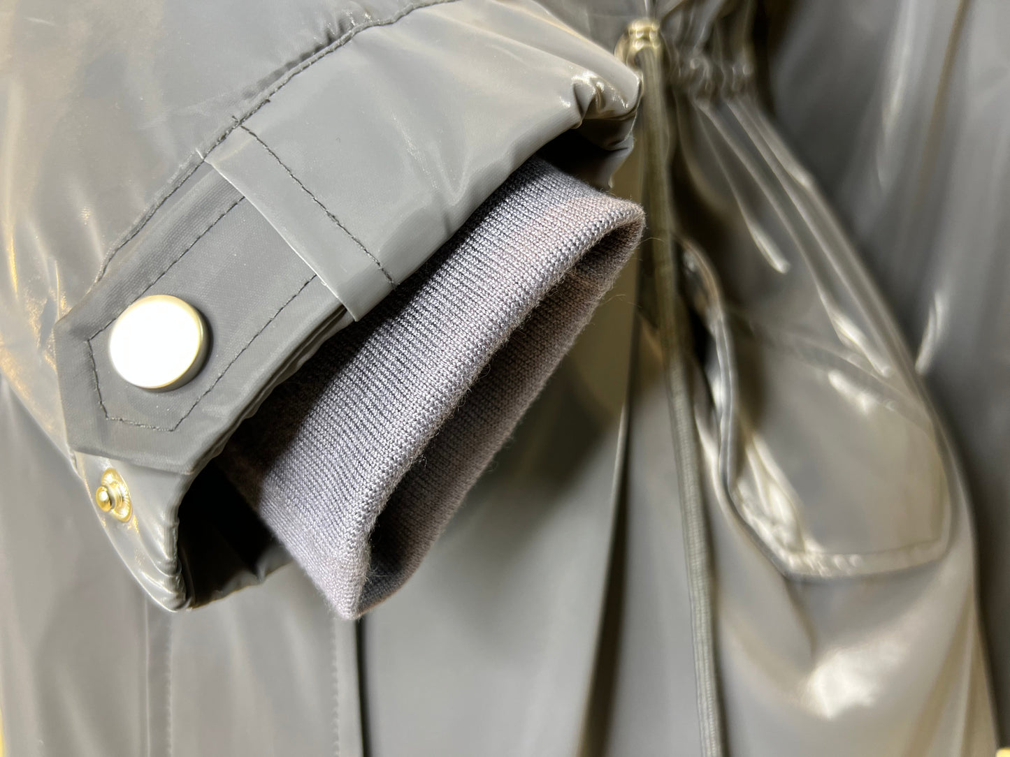 Parka Forrada con Capucha de Zorro Plateado Genuino y Aislamiento de Conejo