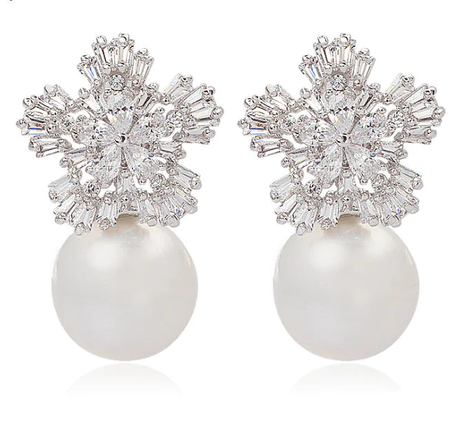 Pendientes de perlas de copo de nieve y conjunto de collar de perlas de concha