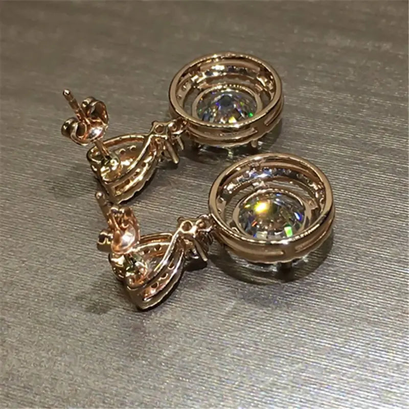 Pendientes elegantes de circonita con forma de corazón para mujer