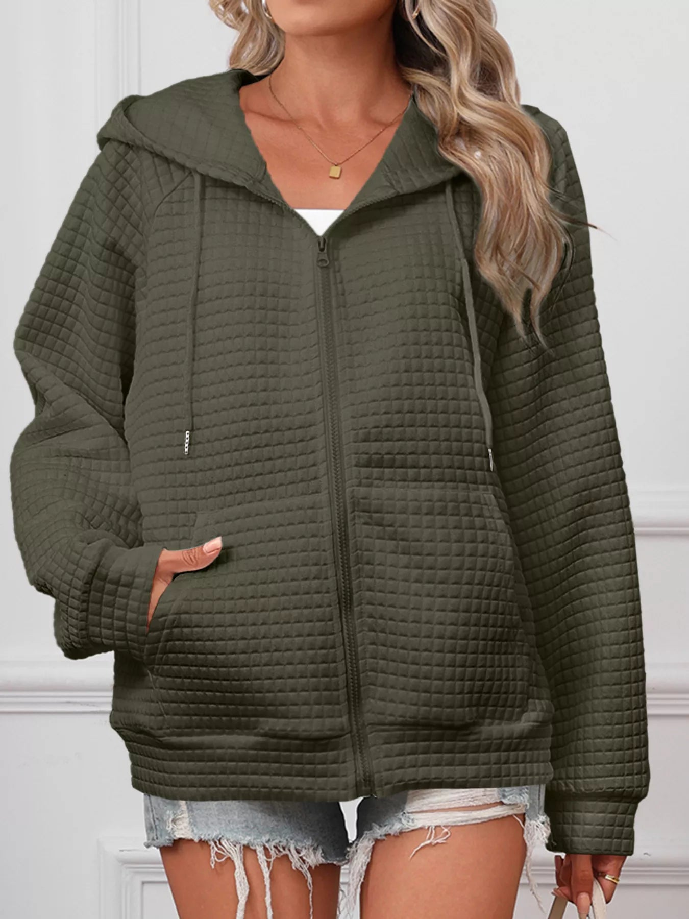 Chaqueta con capucha y cremallera, acolchada con textura, talla grande