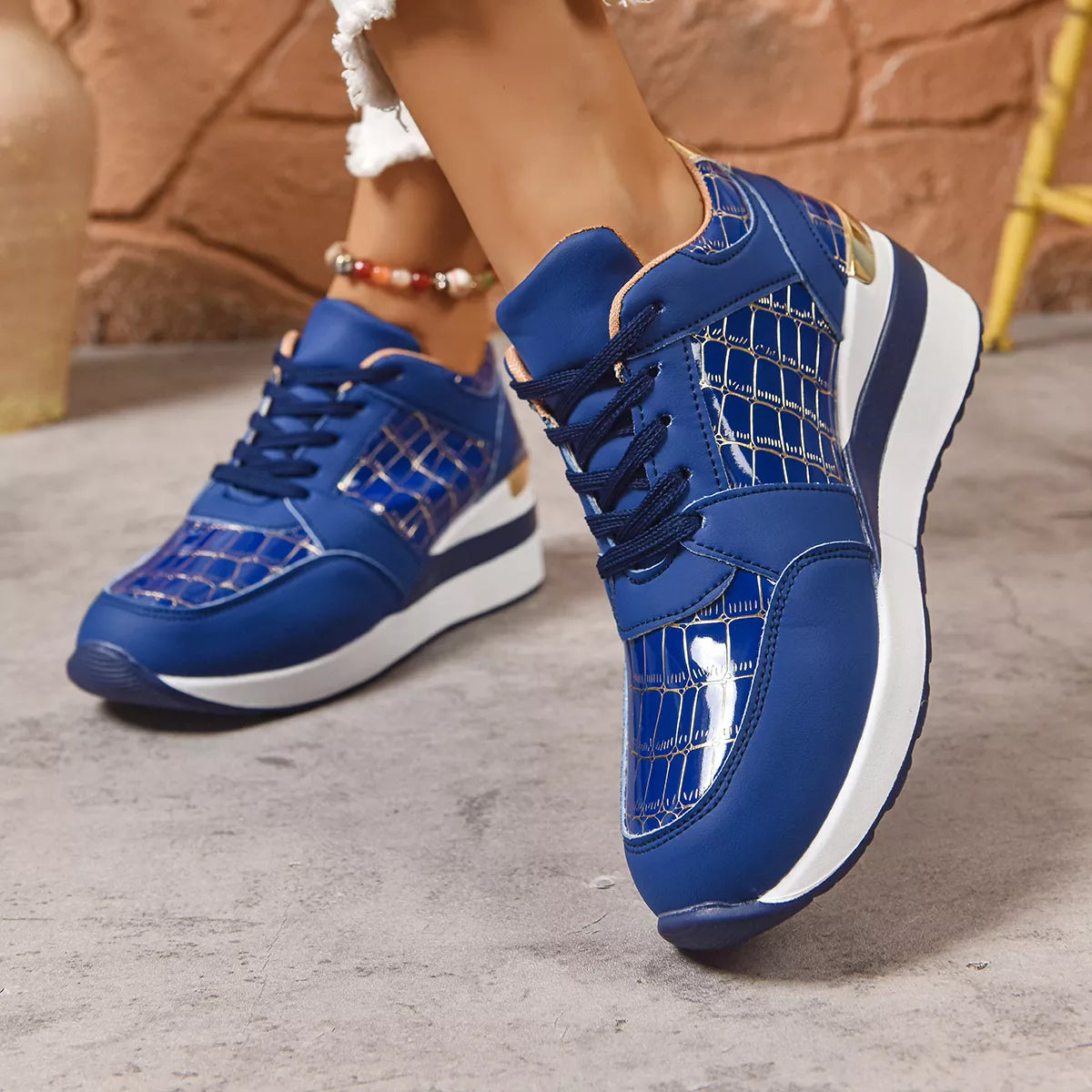 Lace Up Round Toe  Sneakers