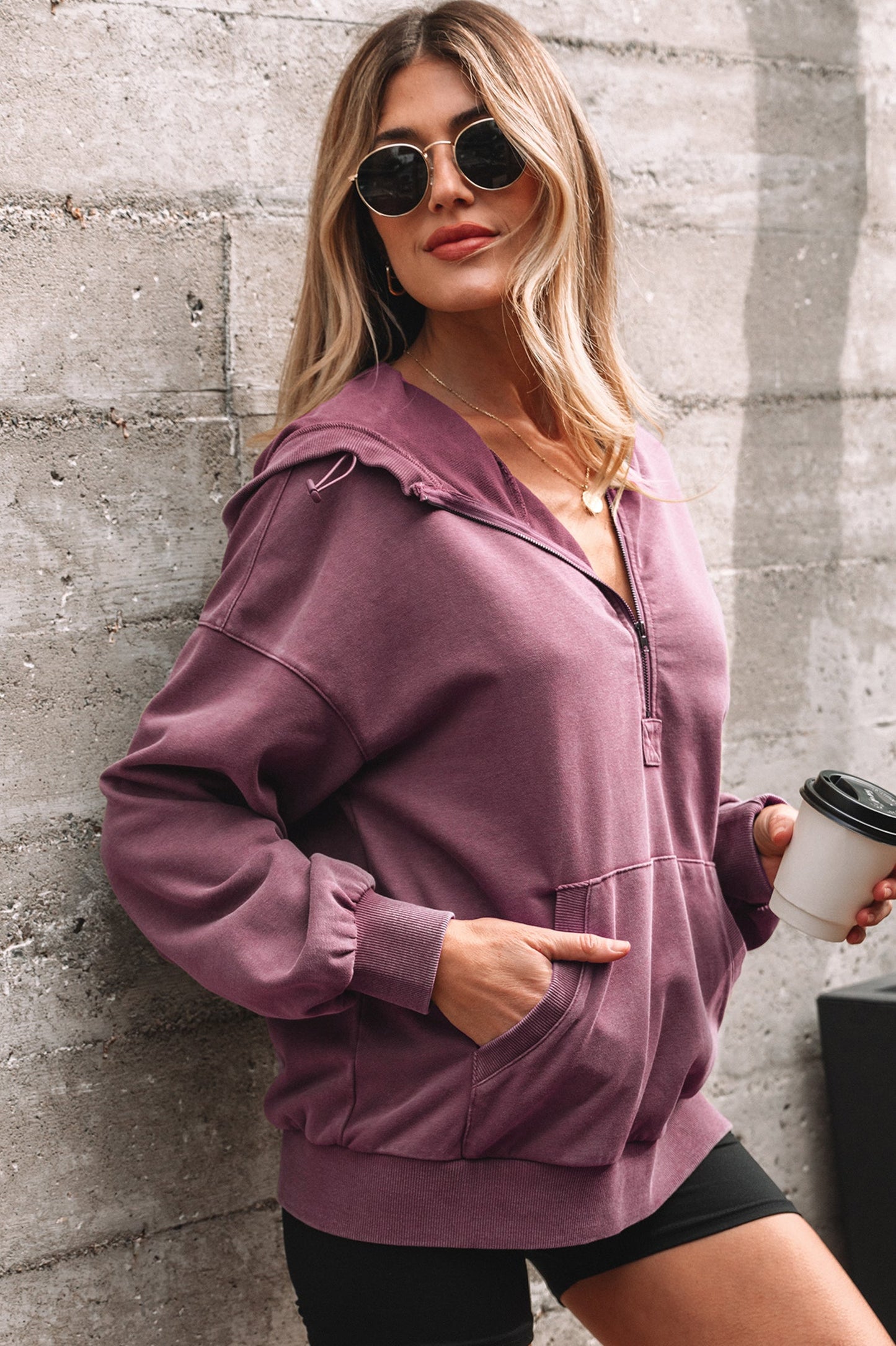 Sudadera con capucha holgada de lavado mineral con medio cierre y bolsillo canguro, negra