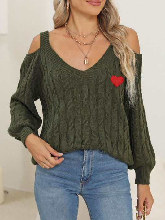 Suéter de punto trenzado con cuello de pico y corazón
