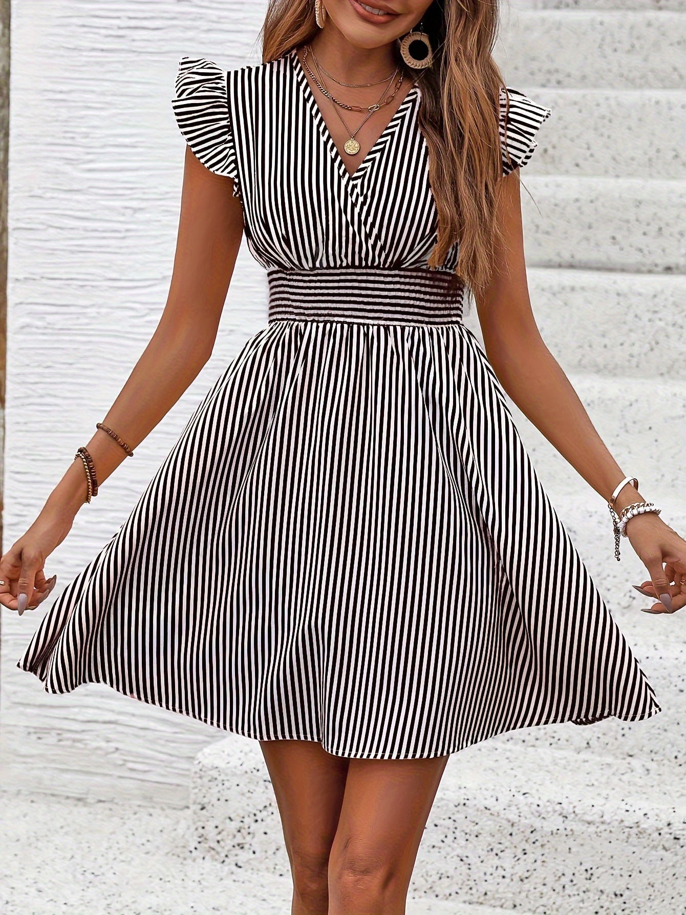 Minivestido para mujer, cuello en V, manga corta con volantes, a rayas, de verano