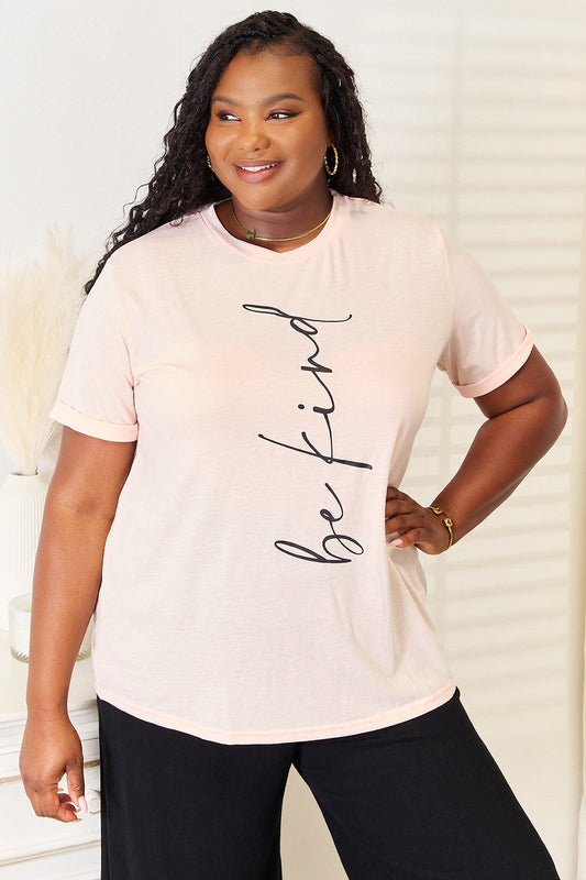 Camiseta de cuello redondo con gráfico Simply Love BE KIND