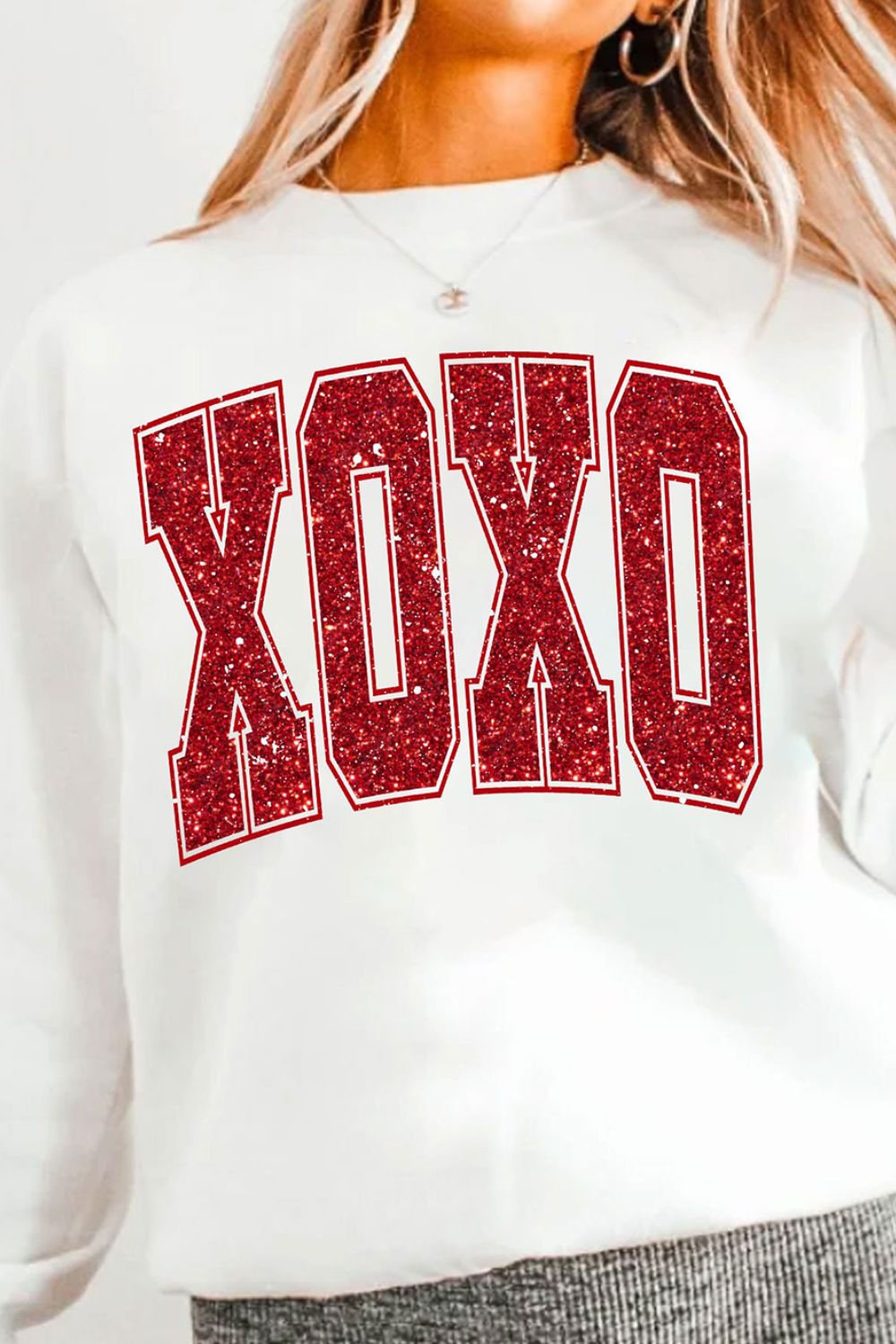 Sudadera de cuello redondo con brillantina y estampado XOXO del Día de San Valentín