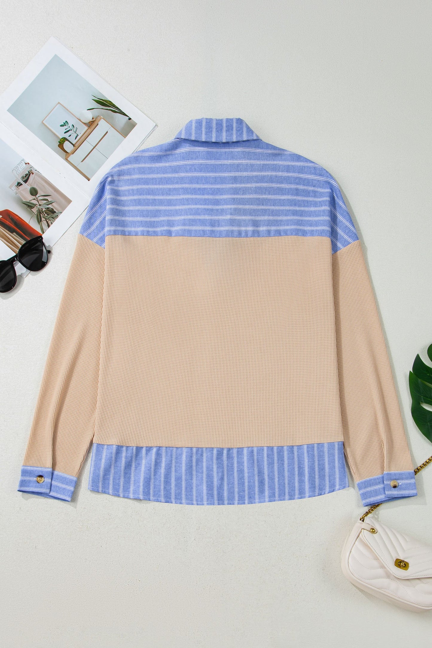 Top de punto waffle con cuello, rayas y ribete en contraste de talla grande Parchment
