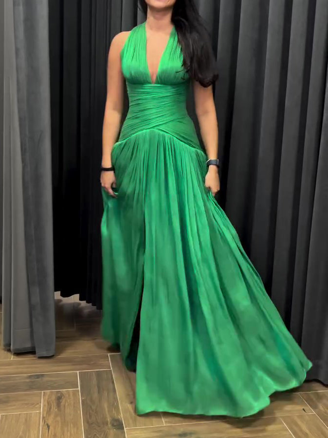 Vestido Largo Verde Esmeralda con Escote Pronunciado, Falda Plisada y Abertura Lateral. Consulta la tabla de tallas en "más detalles".