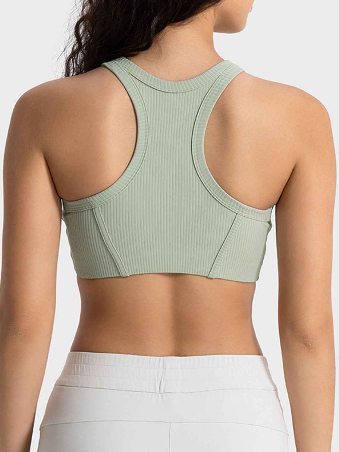 Top deportivo corto con tirantes anchos Millennia