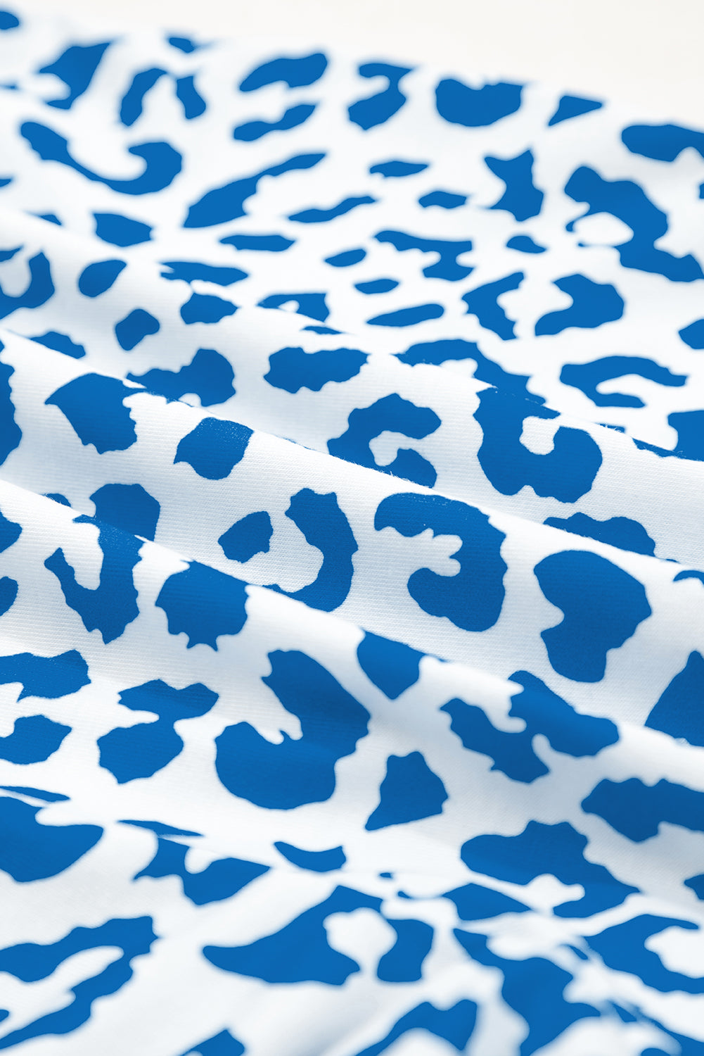Pantalones cortos casuales con cordones, cintura elástica, ribete en contraste y estampado de leopardo azul
