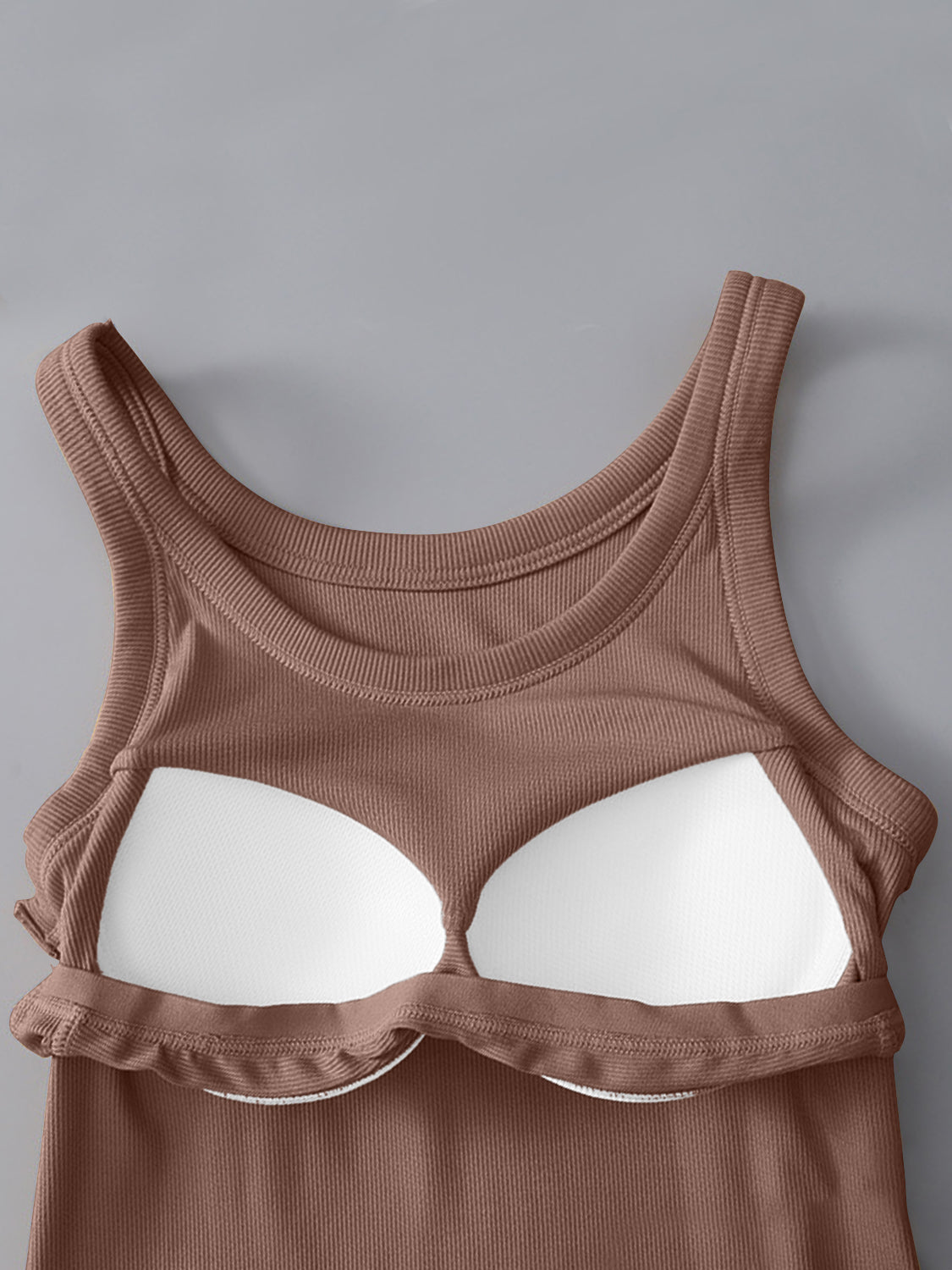 Camiseta sin mangas de cuello redondo con sujetador