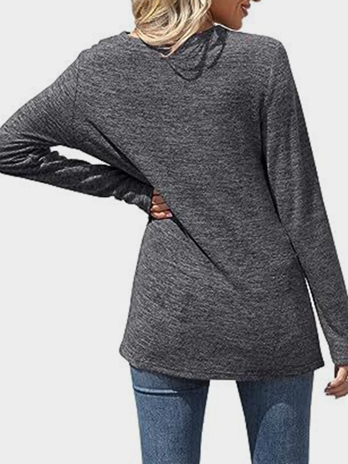 Camiseta de manga larga con cuello de pico y encaje