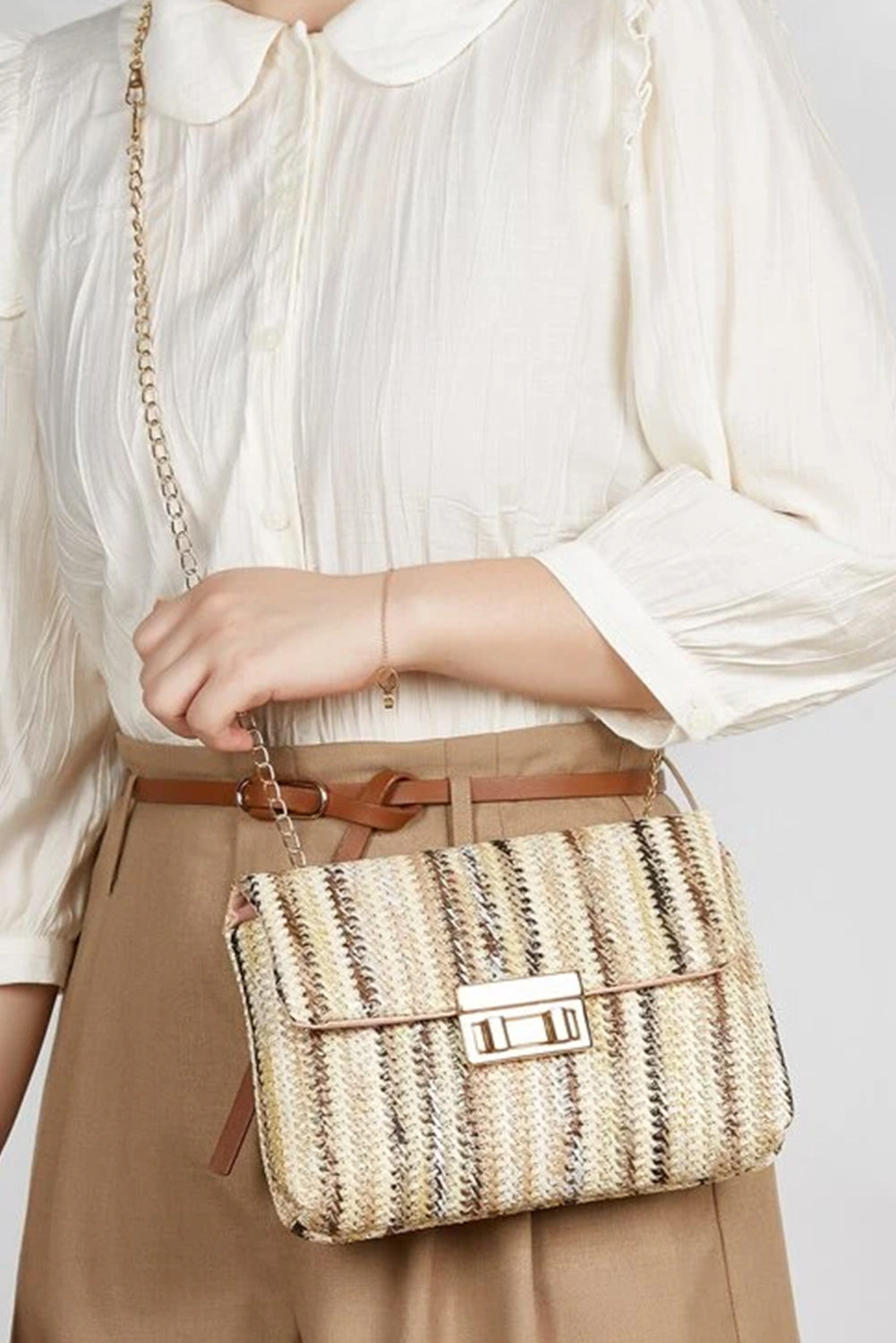 Bolso de Hombro Único con Solapa Rayado y Tejido Color Camel