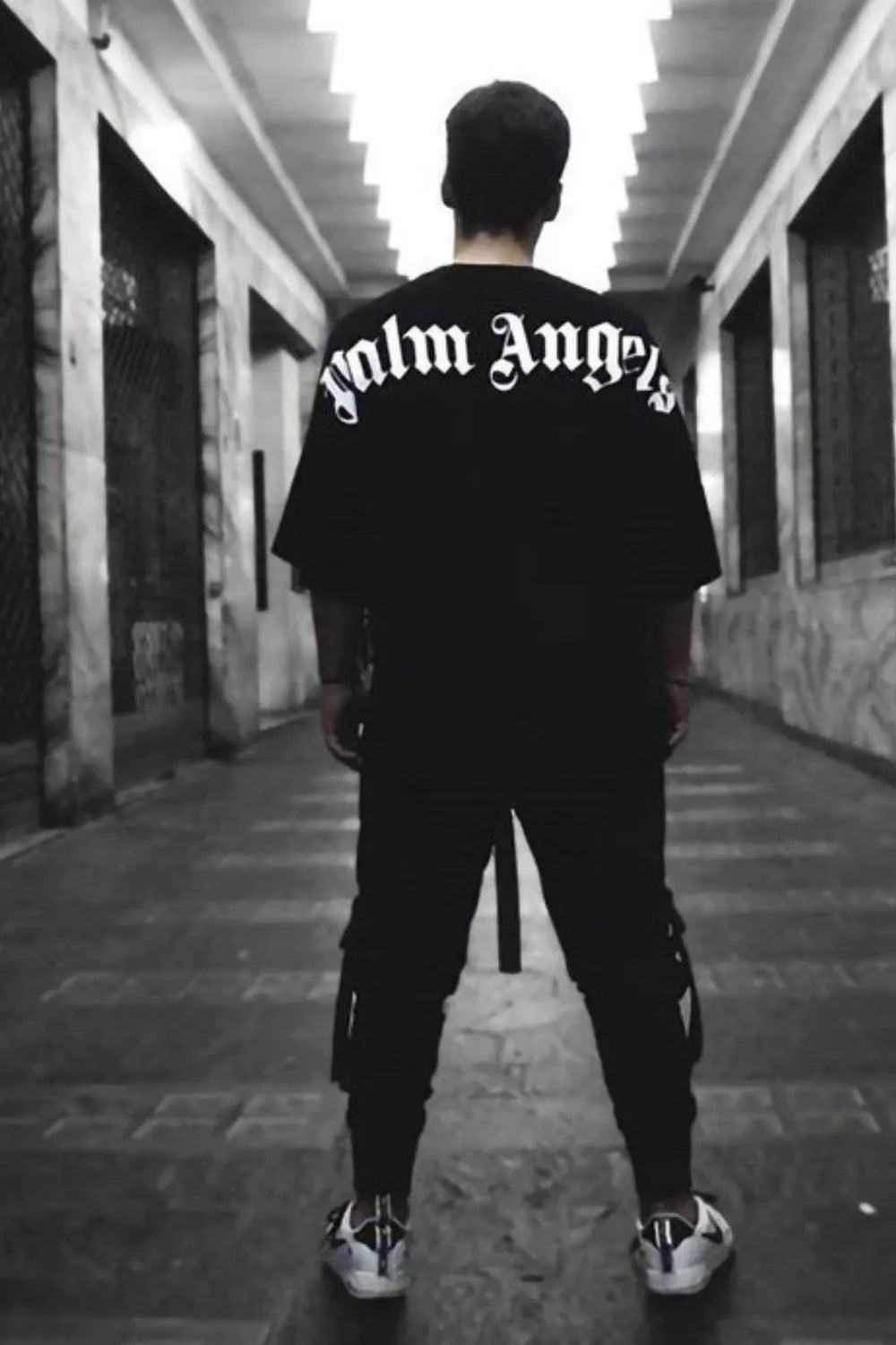 Camiseta de manga corta con cuello redondo y letras para hombre
