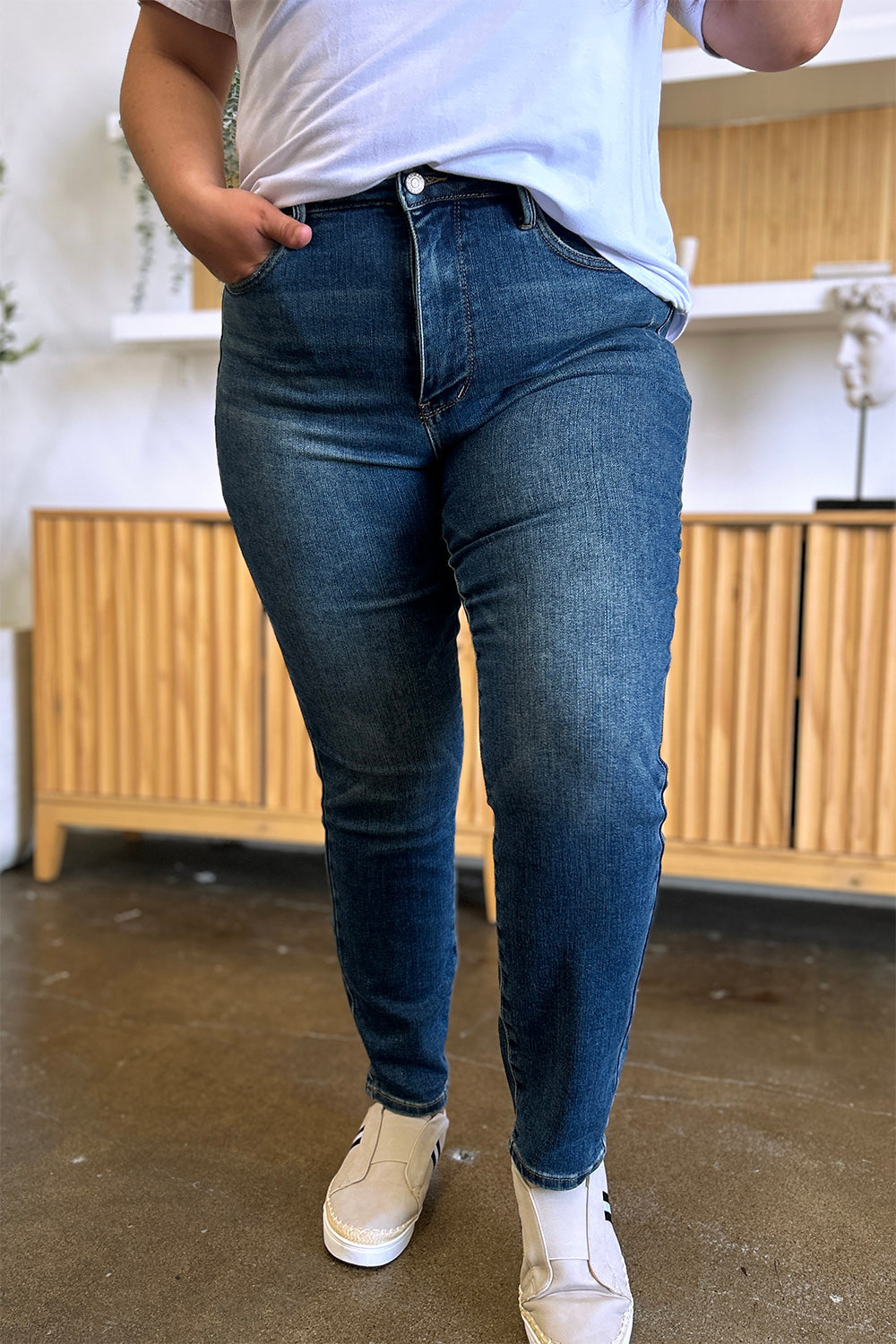 Jeans ajustados de tiro alto con control de abdomen Judy Blue Full Size