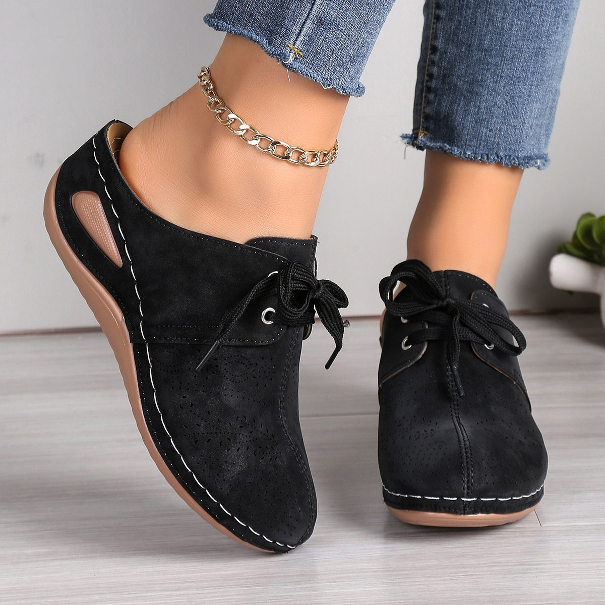Sandalias de cuña con cordones y punta redonda