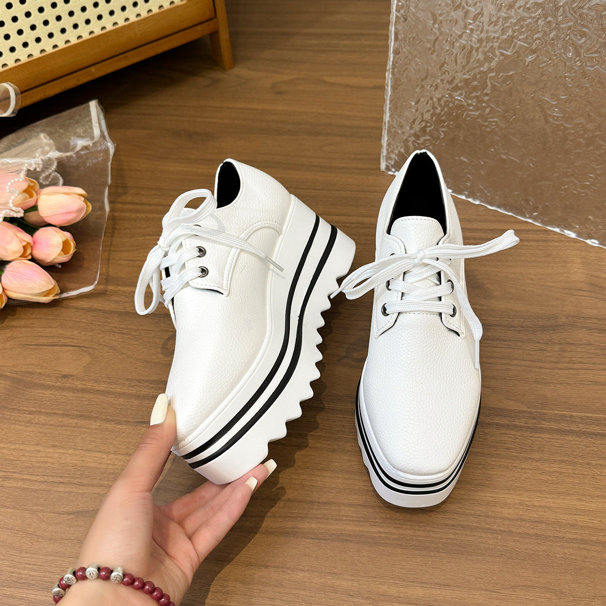 British Style Brogue Lace-up Square-Toe Platform Pumps