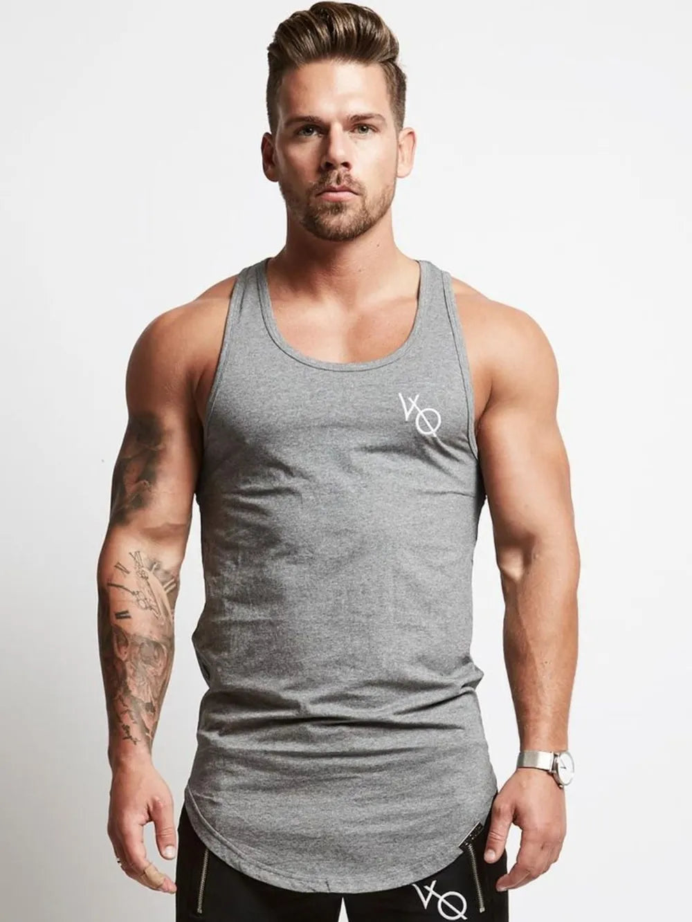Camiseta sin mangas de cuello redondo y espalda deportiva para hombre