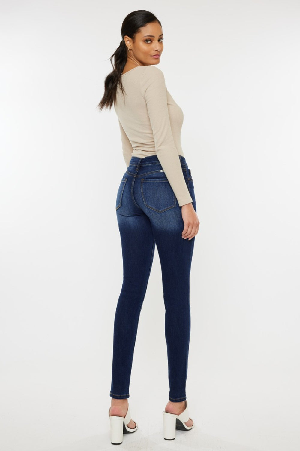 Jeans ajustados Kancan de tiro medio con degradado