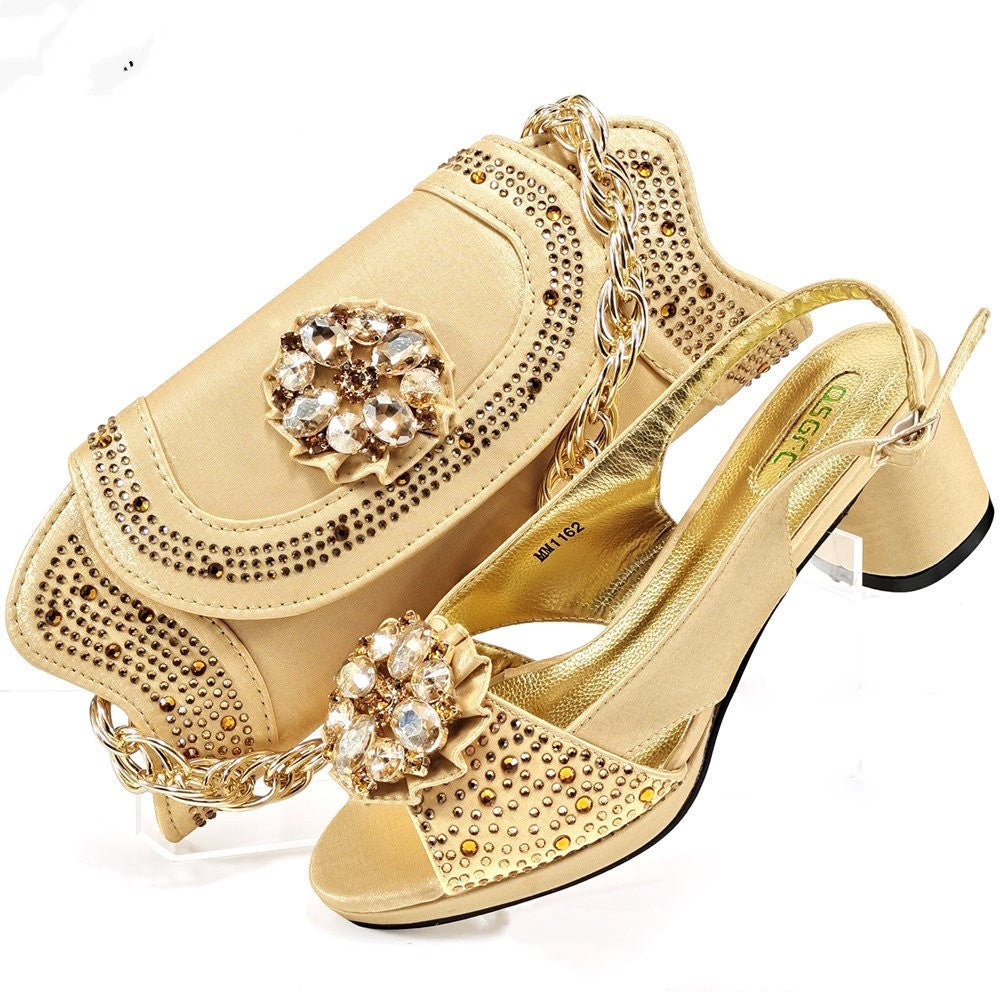 Fiesta de noche con zapatos de tacón de aguja con diamantes de imitación y bolso de mano. Consulta la tabla de tallas en "más detalles".