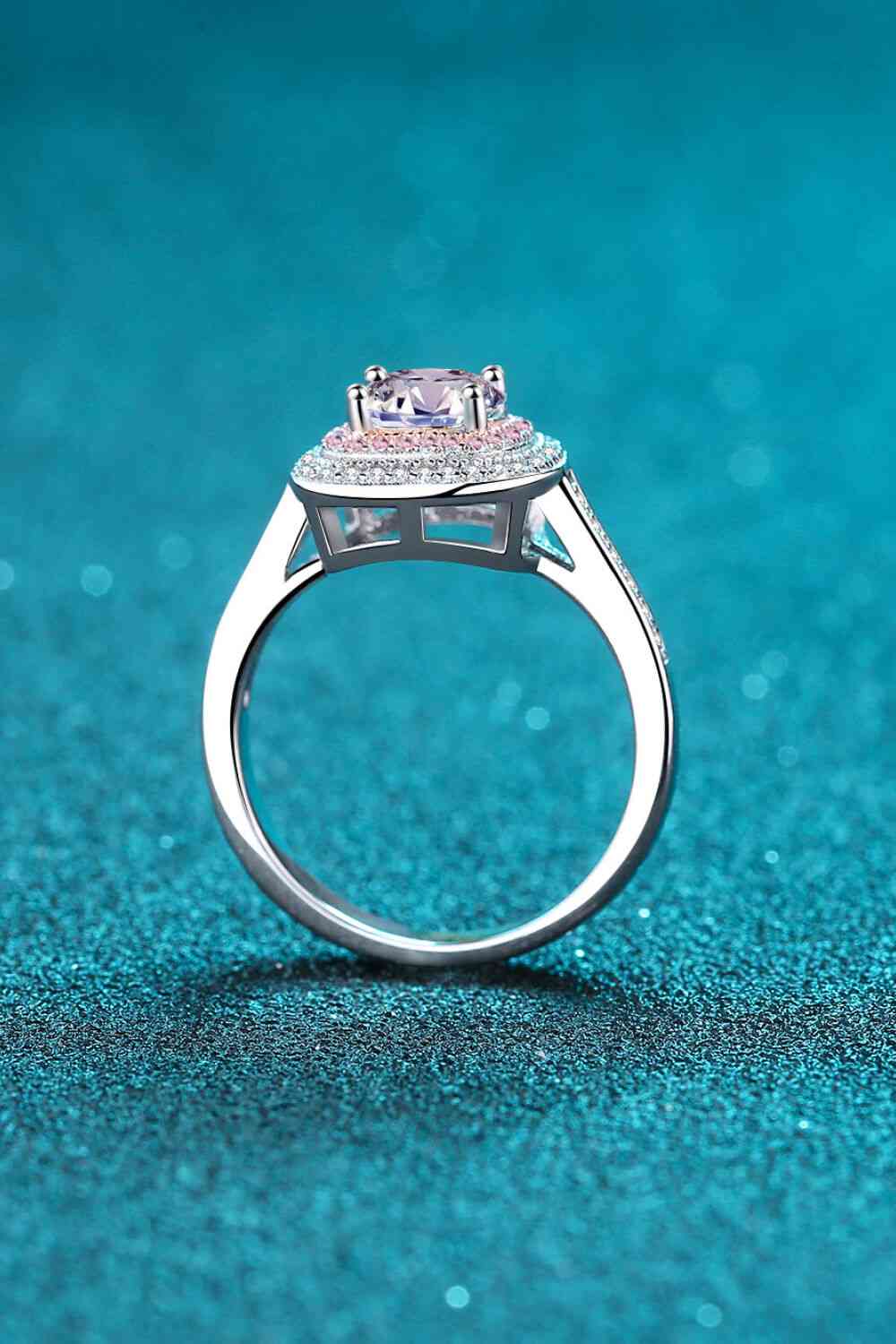 Anillo de moissanita "Need You Now" – Diseño artesanal en plata de ley 925. Ver tabla de tallas en "más detalles".