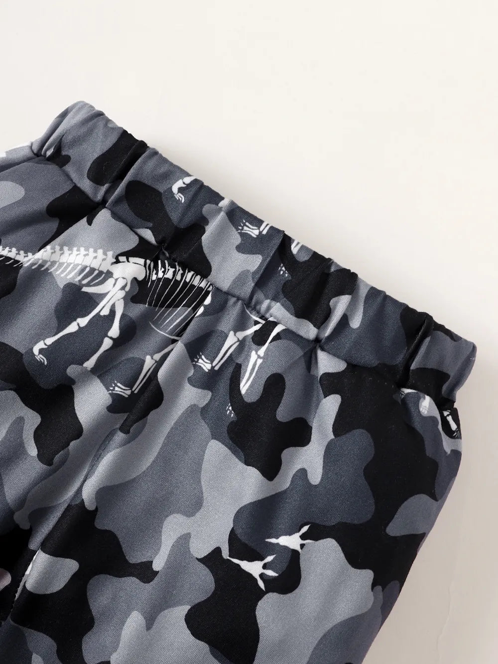 Conjunto de body con capucha a rayas y pantalón de camuflaje para bebé y niña pequeña