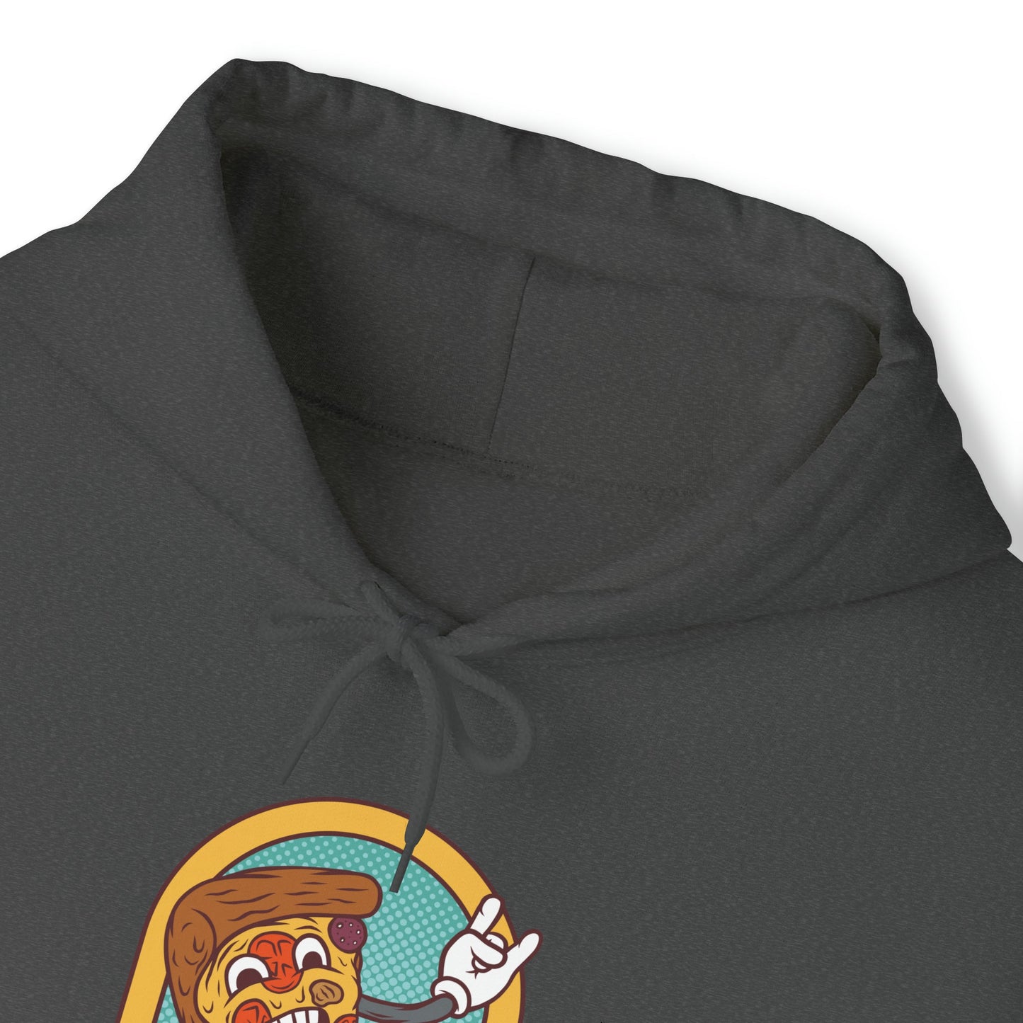 "Sudadera con capucha DirkyThreadz alimentada por pizza - Diseño gráfico divertido para amantes de la pizza"