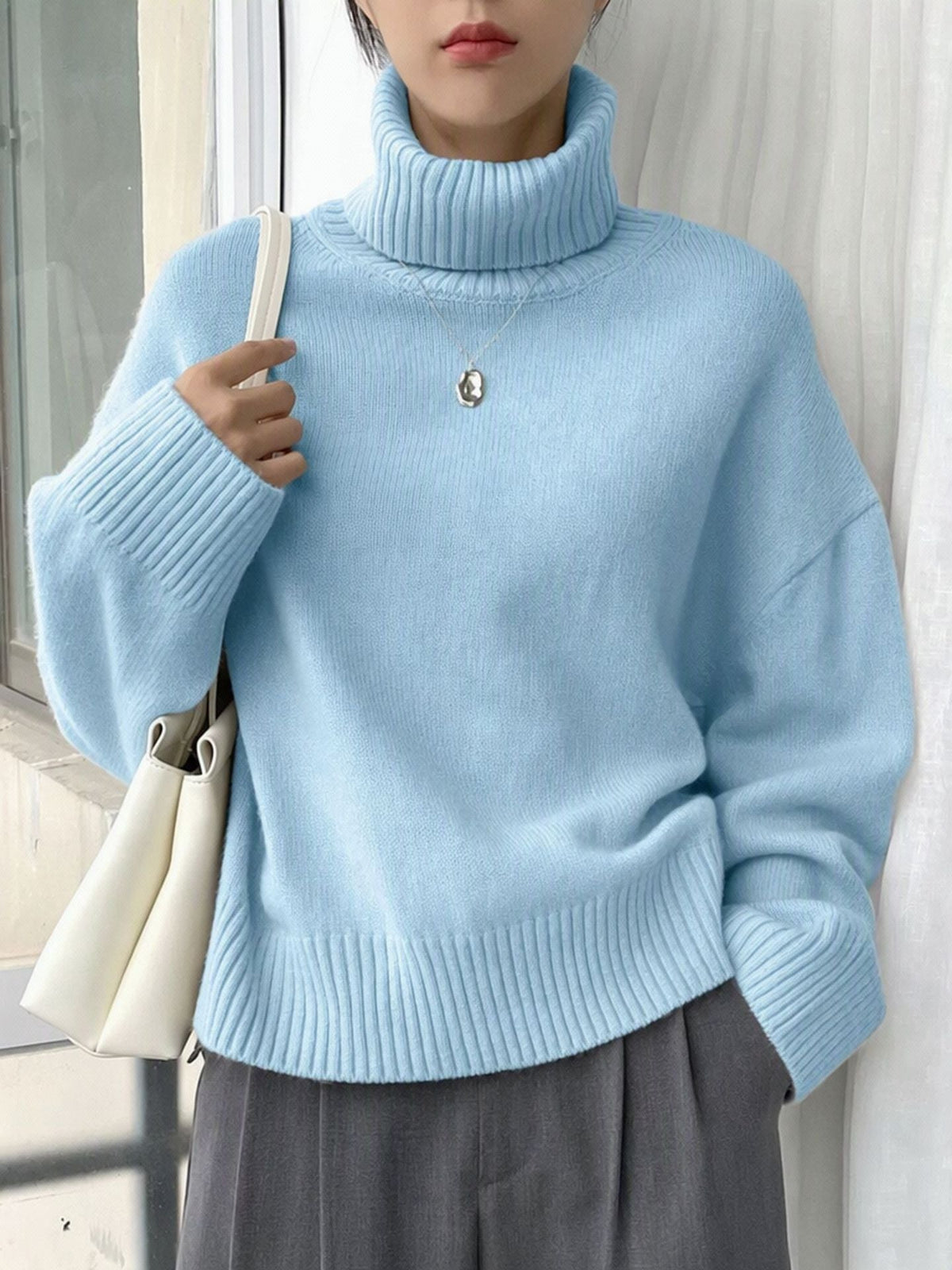 Women's Turtleneck Pullover Knit Sweater - Long Sleeve Warm Casual Solid Color Top for Fall Winter