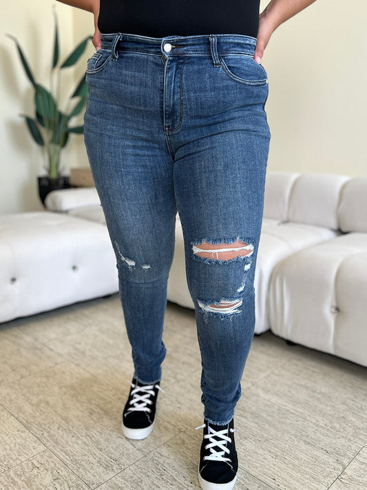 Judy Blue Talla Completa Jeans Pitillo Desgastados de Tiro Alto