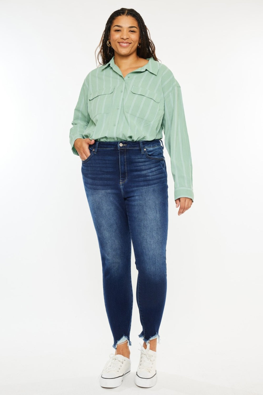 Jeans ajustados Kancan de tiro alto con dobladillo deshilachado hasta el tobillo, talla completa