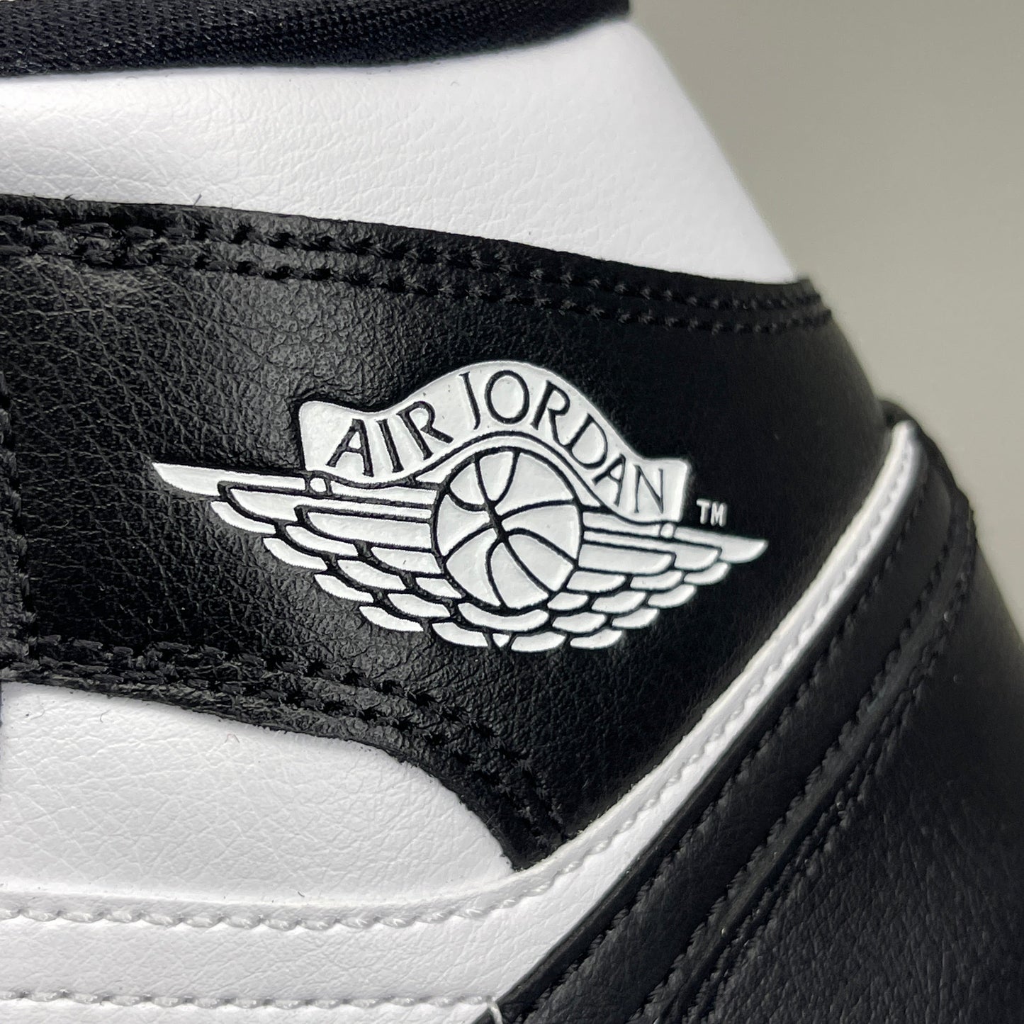 NIKE AIR JORDAN 1 Mid Panda Women's Sz 7 Black / White DV0991-101 (New)