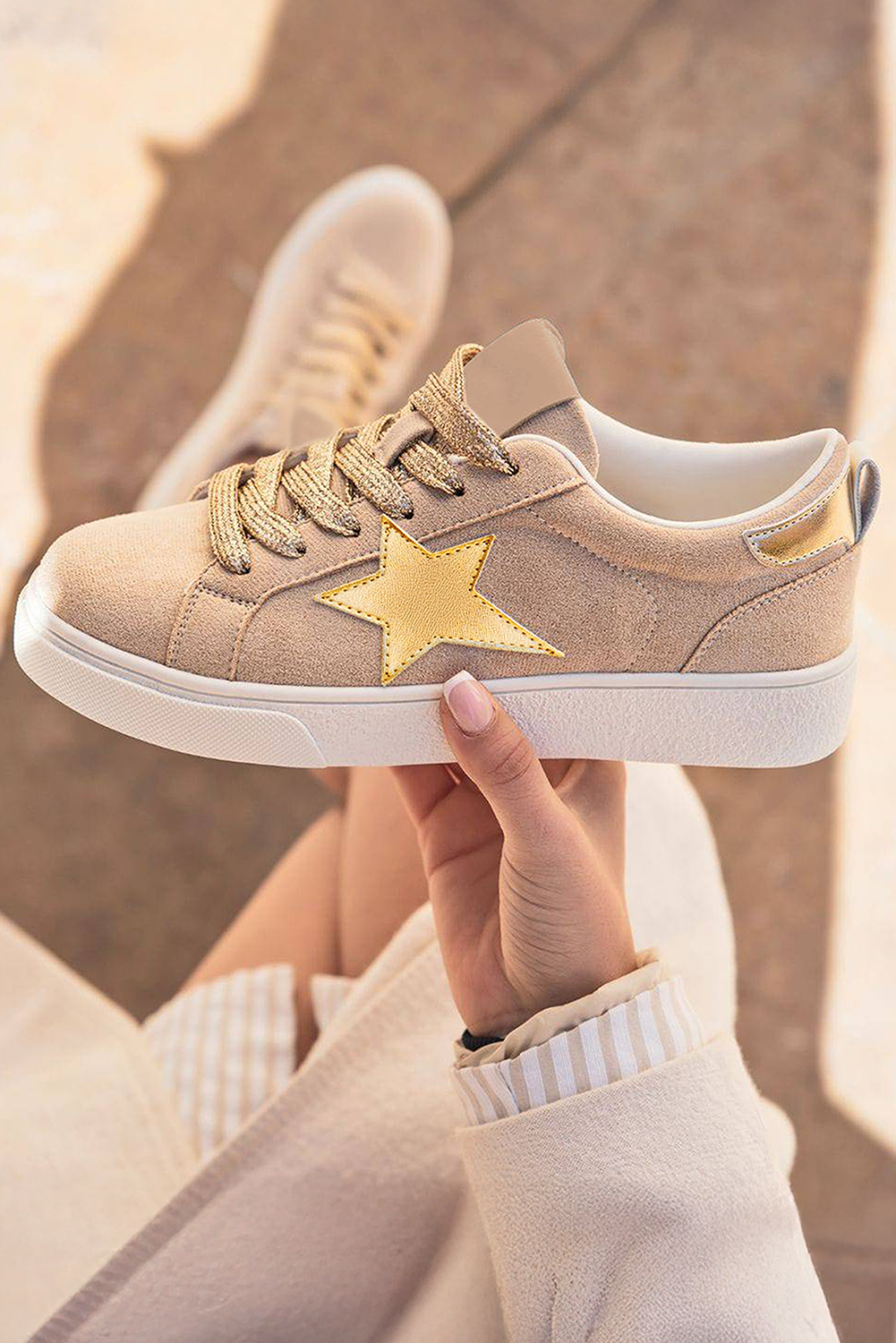 Zapatos con cordones con parche de estrella de lentejuelas plateadas